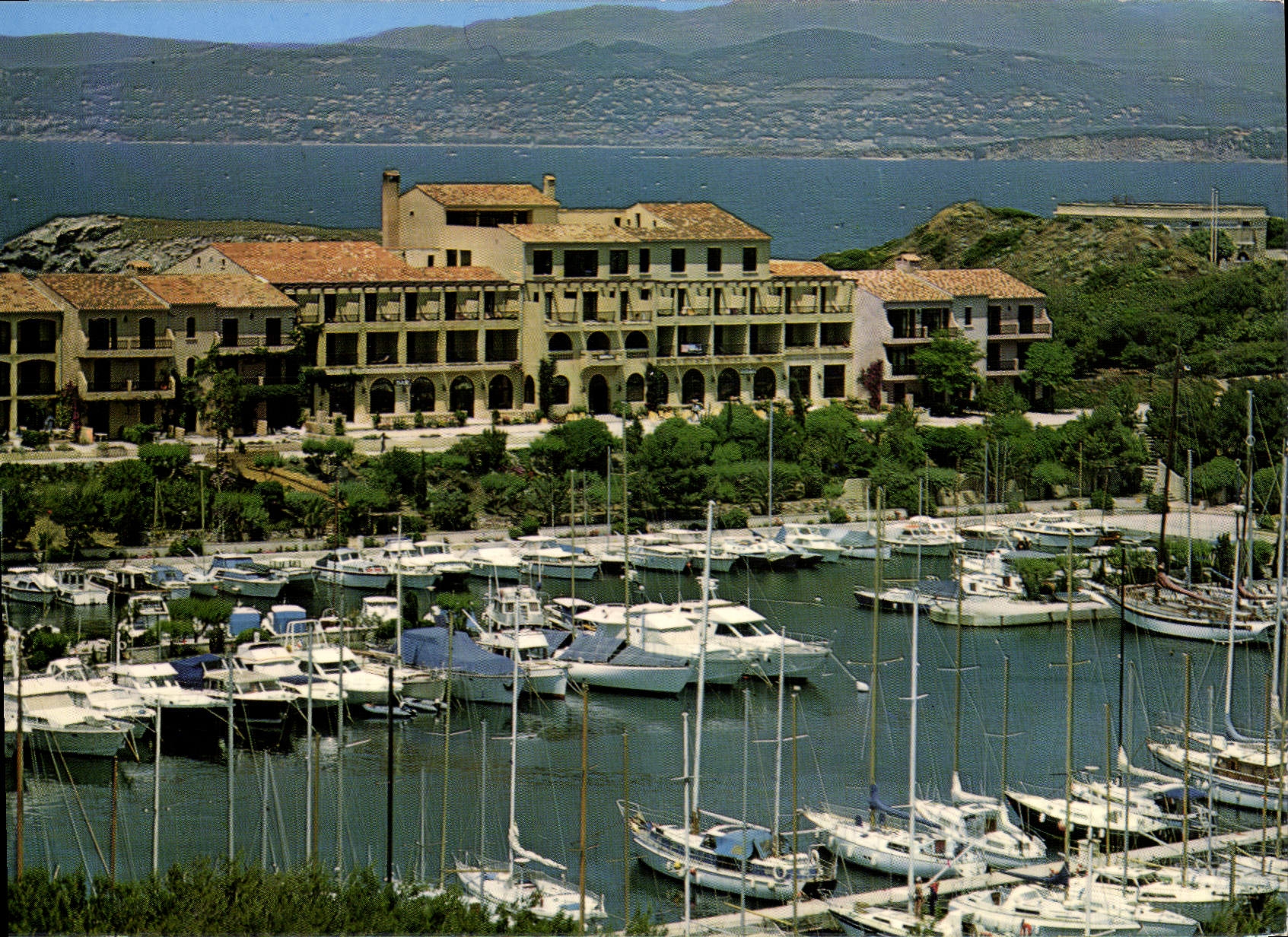 CPSM Ile des Embiez L'Hotel Helios et les Pavillons 