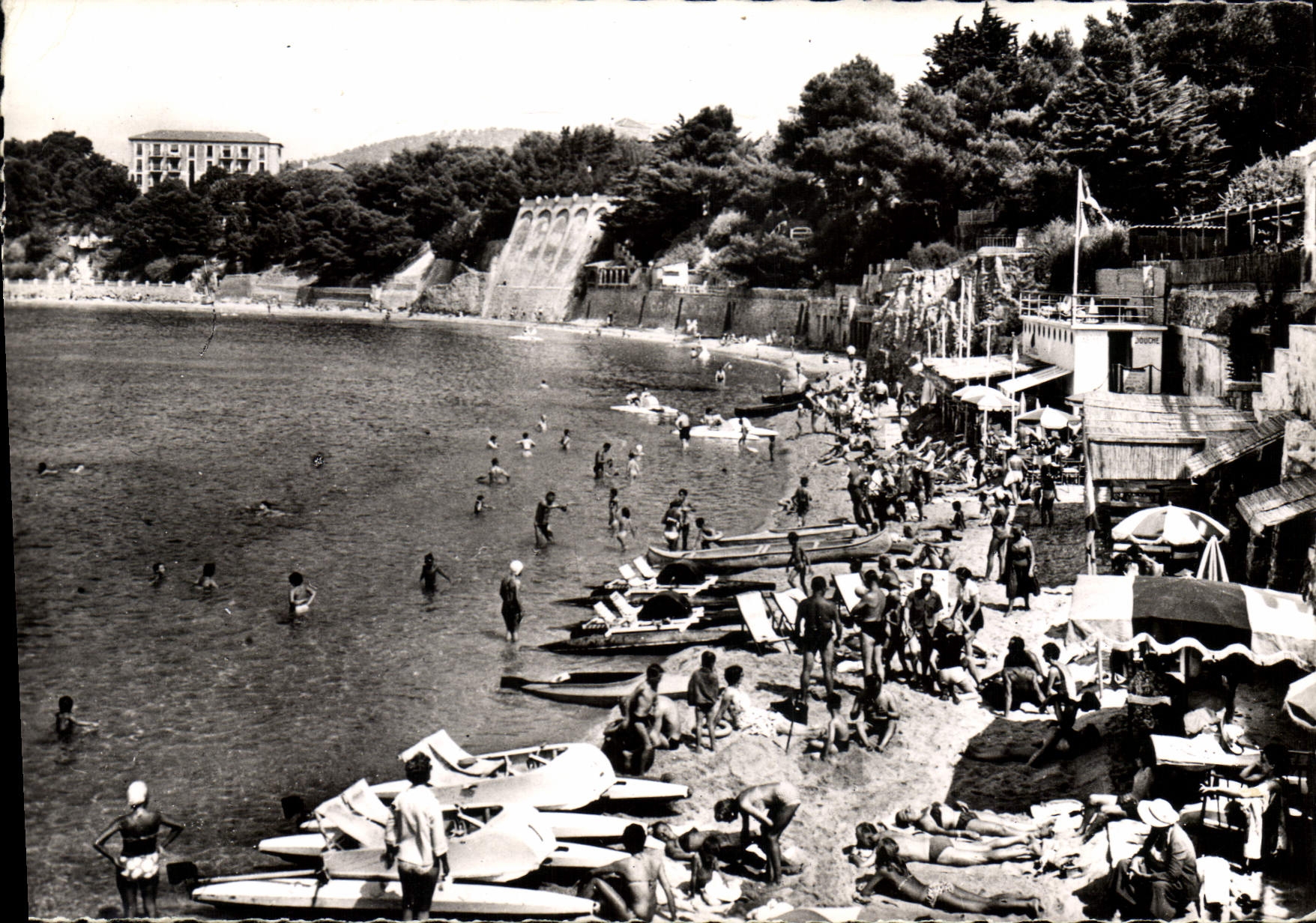 CPSM La Cote D'Azur Bandol Var Plage Rene Gros 