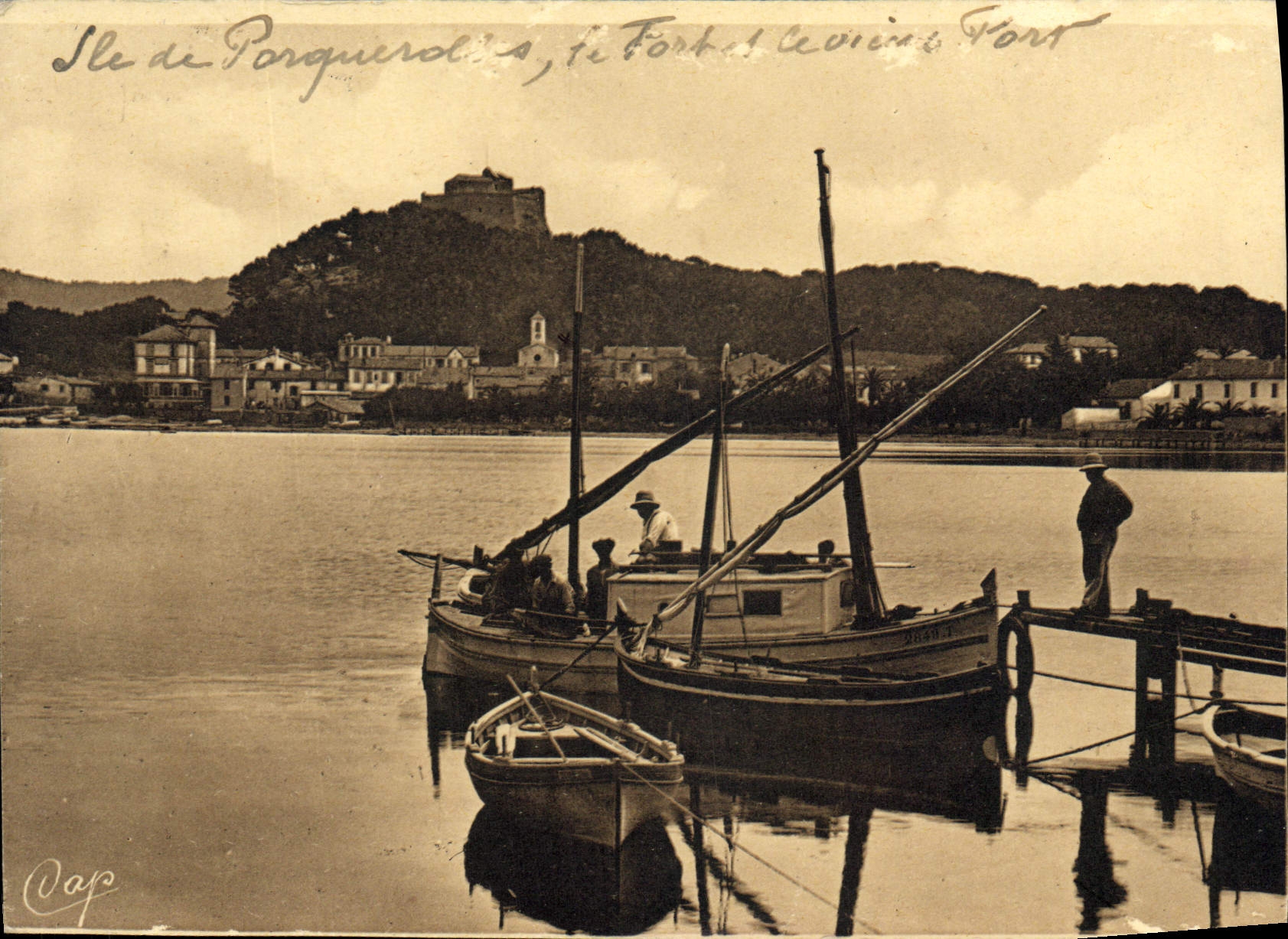 CPSM Ile de Porquerolles Le Port et le Vieux Fort