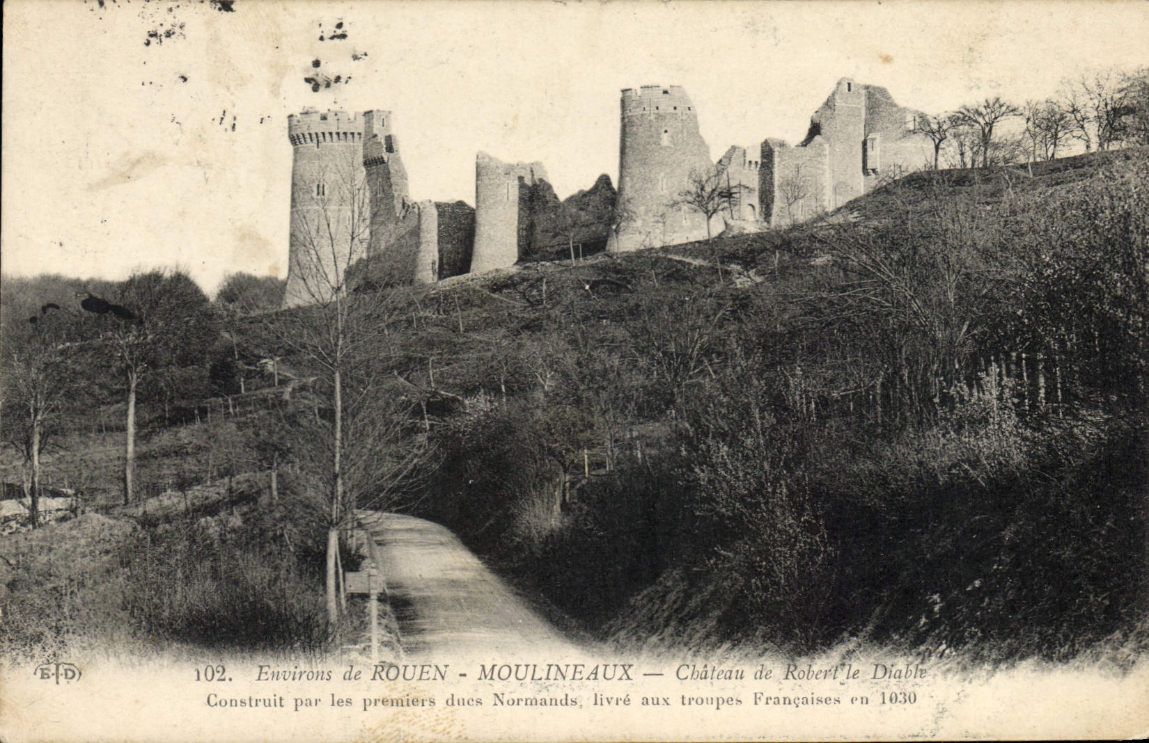 CPA Environs de Rouen Moulineaux chateau de Robert le Diable construit par les premiers ducs Normand
