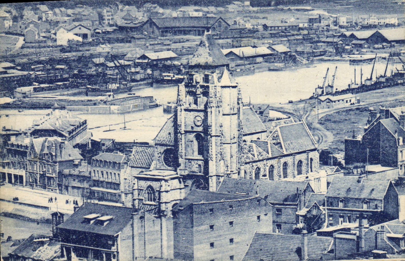 CPA le Treport eglise St Jacques et le Port vue prise a vol d'oiseau