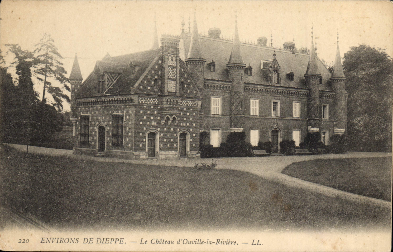 CPA Environs de Dieppe le chateau d'Ouville la Riviere 
