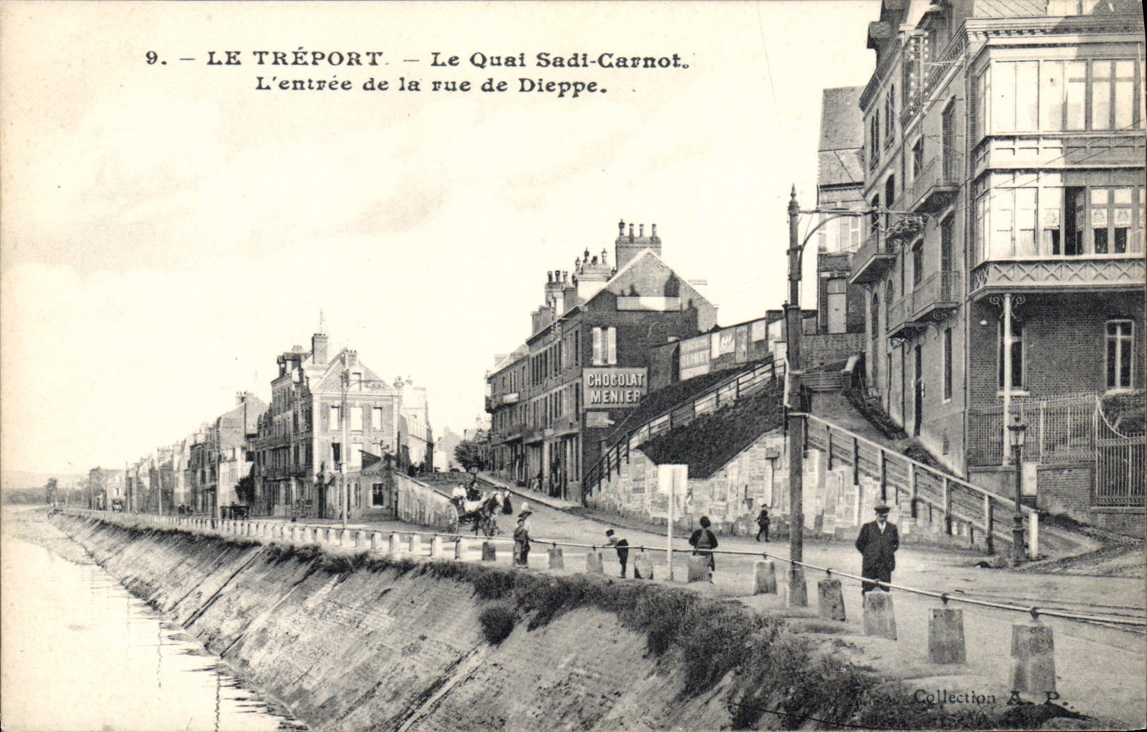 CPA Le Treport le Quai Sadi Carnot l'entree de la rue de Dieppe
