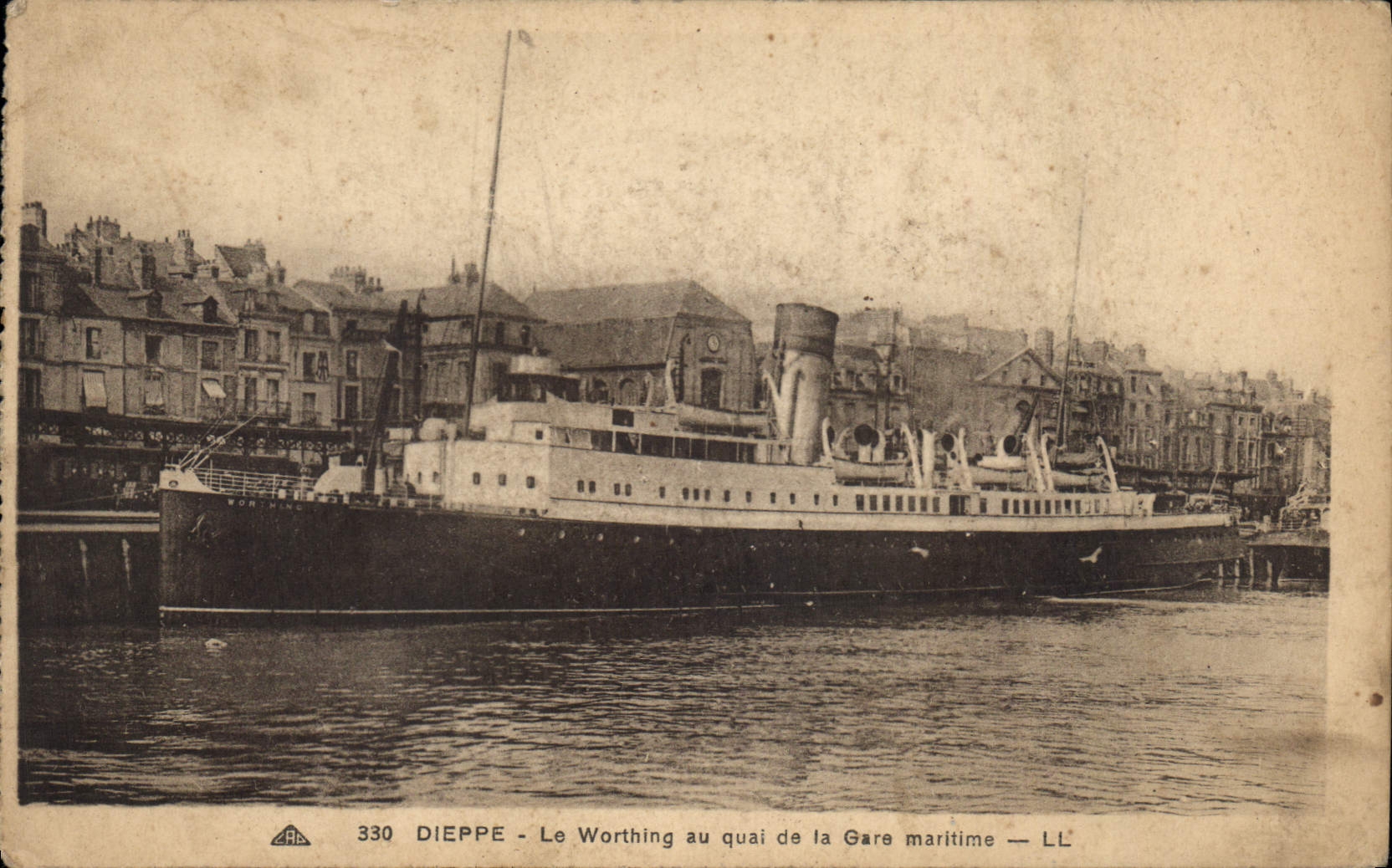 CPA Dieppe le Worthing au quai de la gare Maritime 
