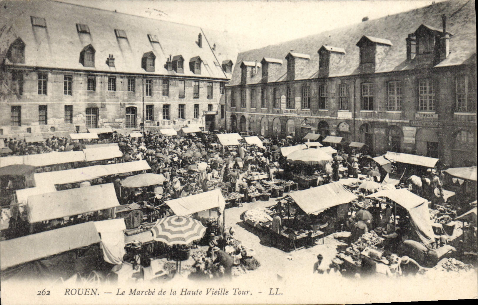 CPA Rouen le Marche de la haute vieille tour 