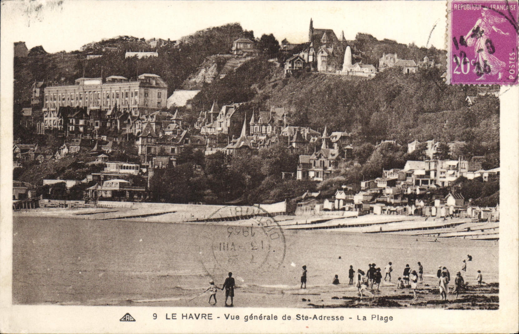 CPA Le Havre vue generale de Ste Adresse la plage