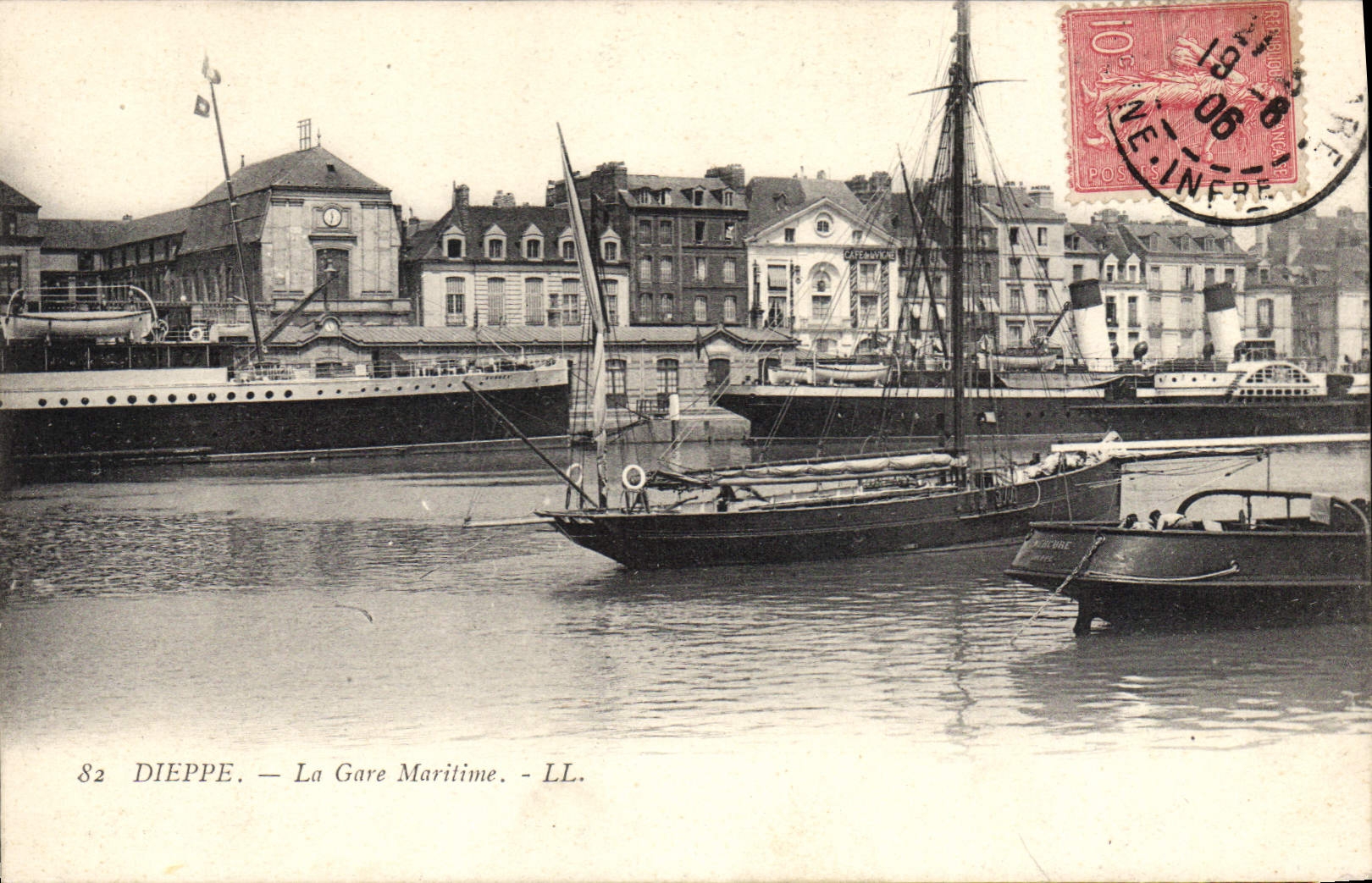 CPA Dieppe la gare Maritime 