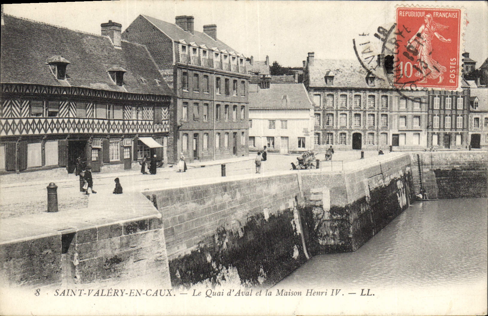 CPA Saint Valery en Caux le Quai d'Aval et la maison Henri 