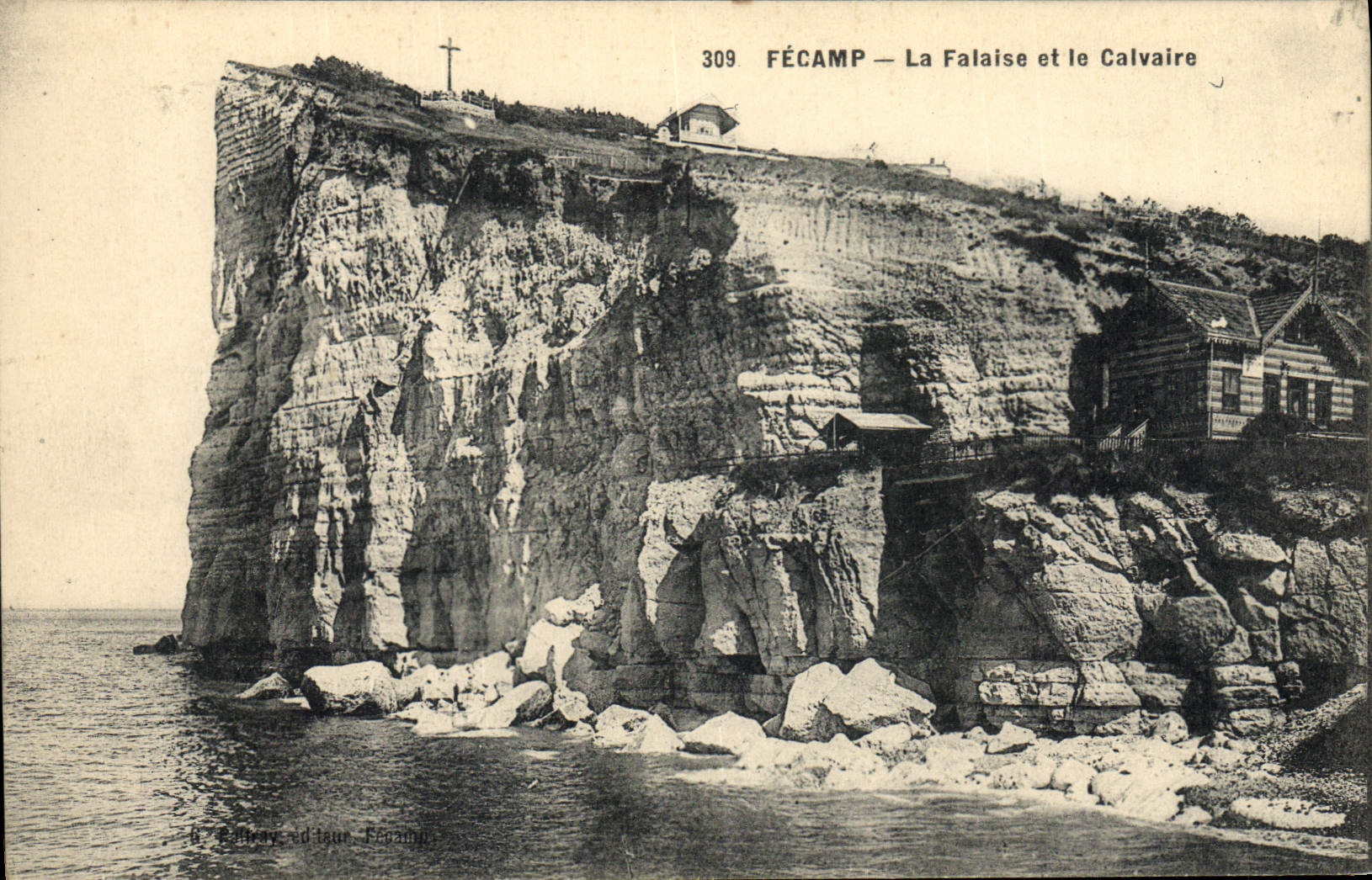 CPA Fecamp la Falaise et le Calvaire 