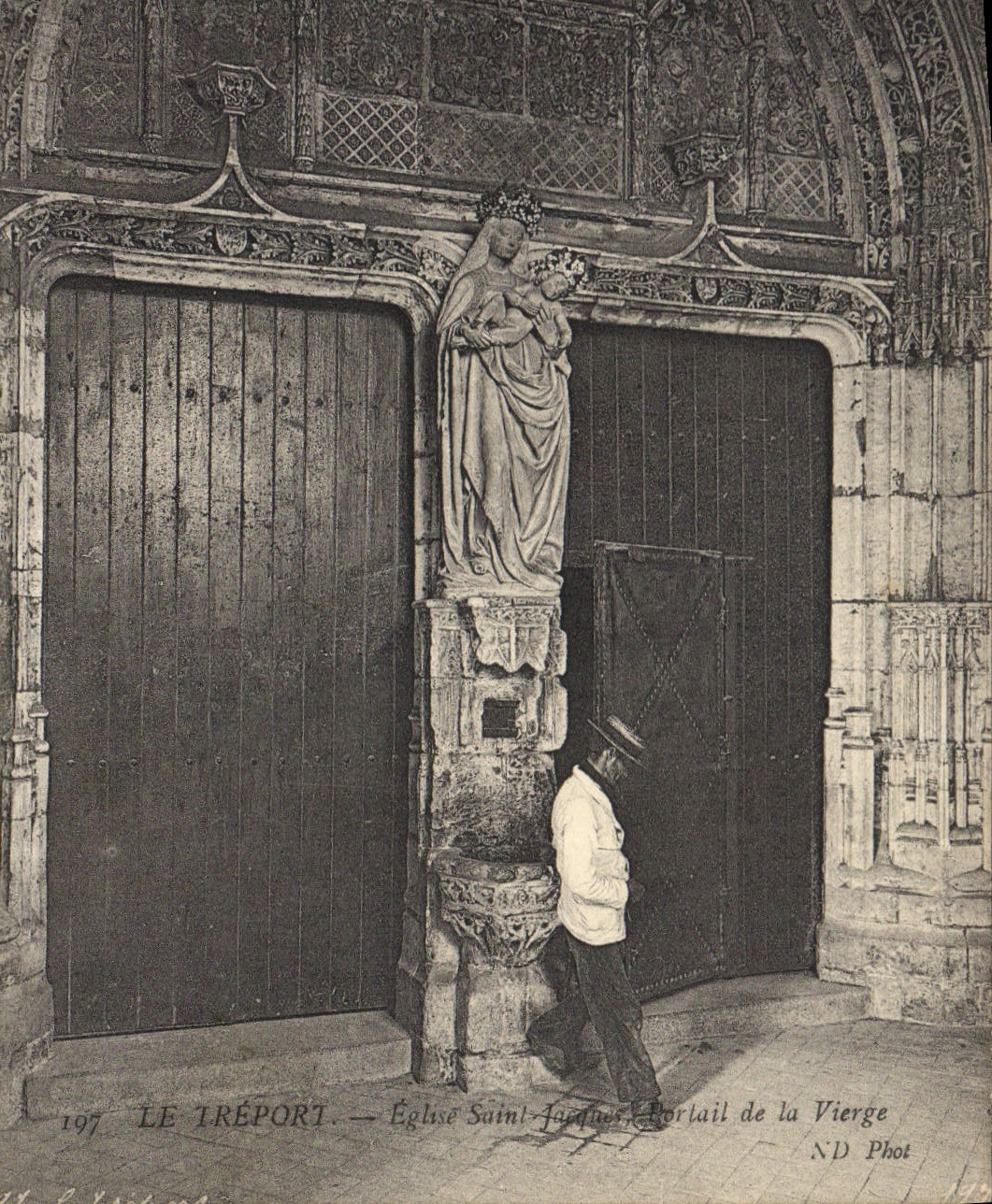 CPA Le Treport eglise Saint Jacques Portail de la Vierge