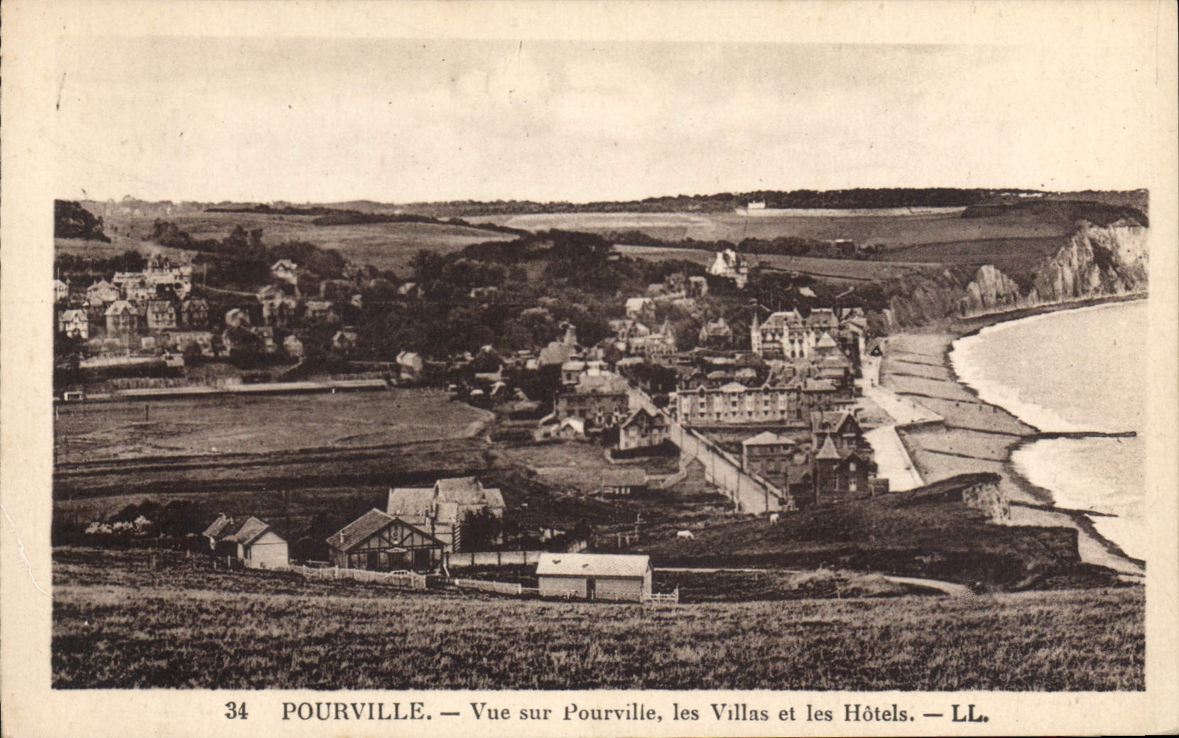 CPA Pourville Vue ser Pourville les Villas et les Hotels