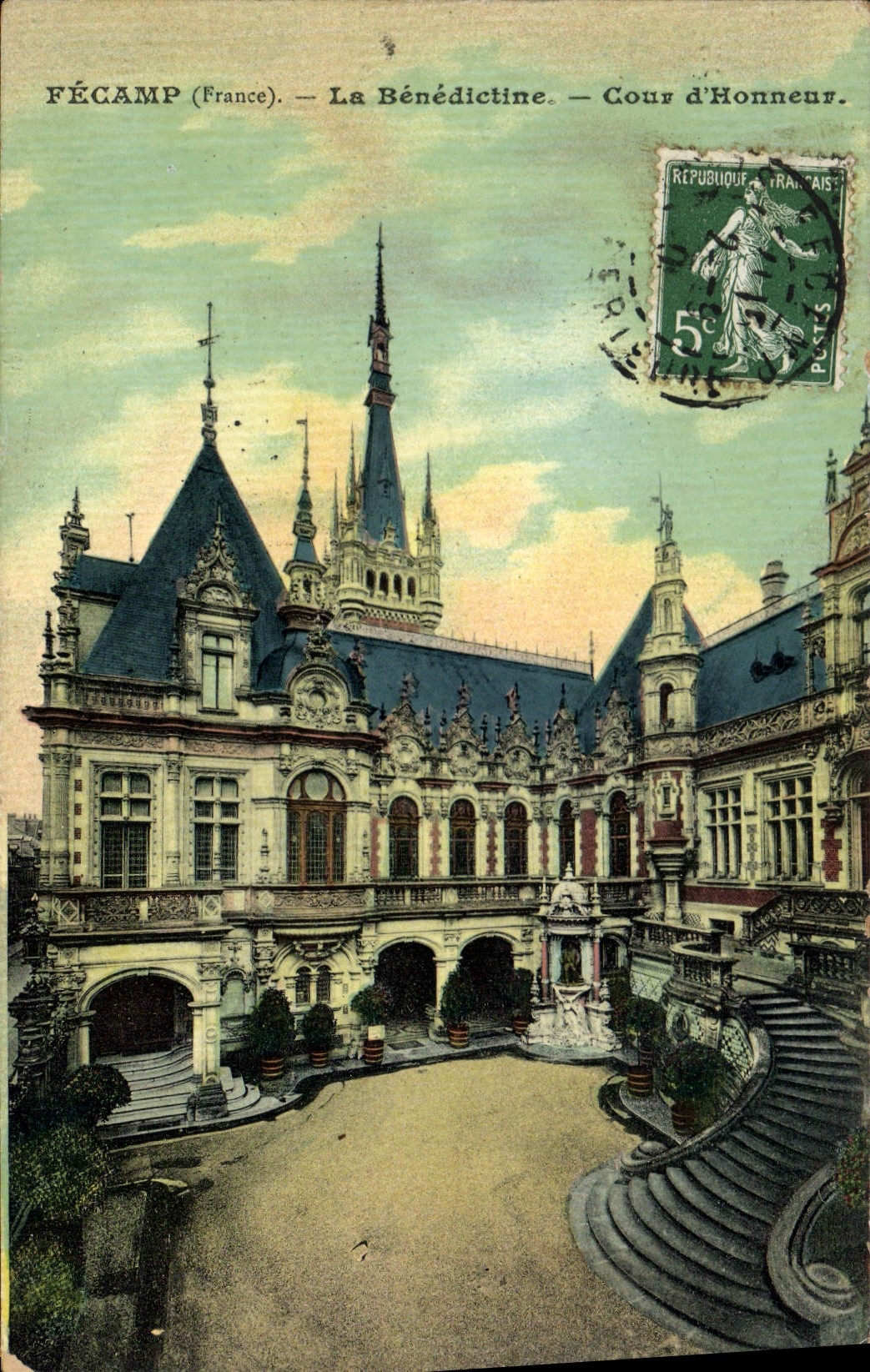 CPA Fecamp France La Benedictine Cour d'Honneur