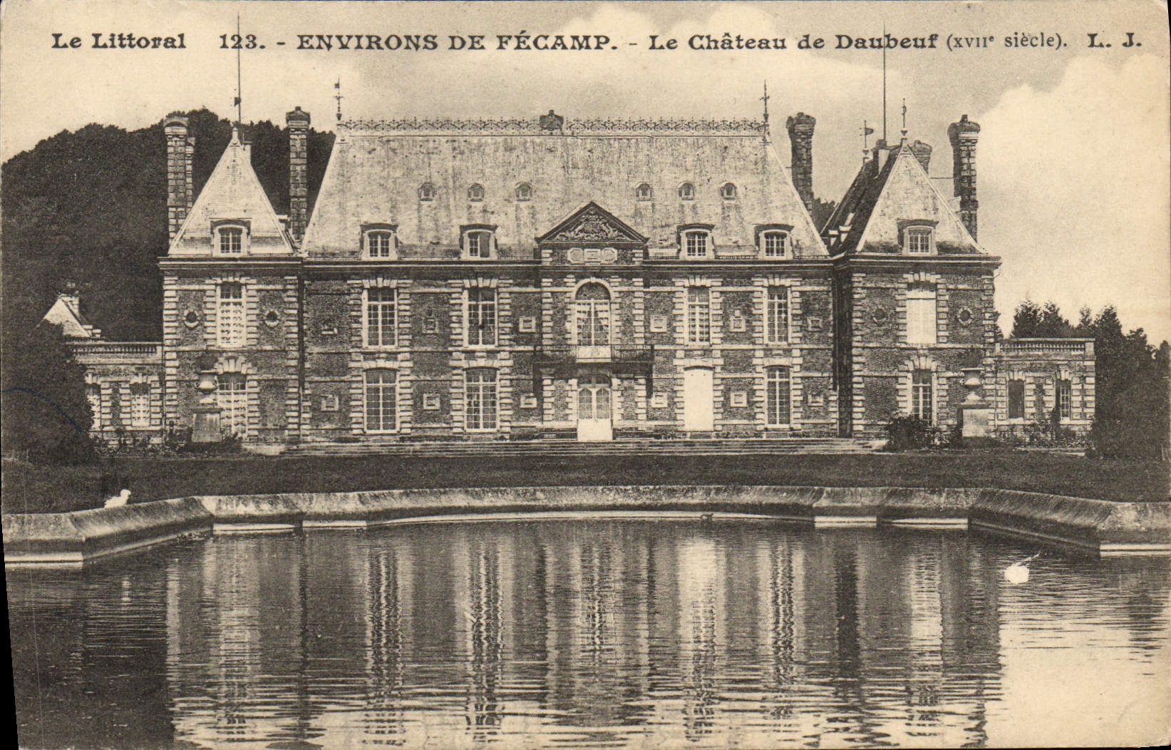 CPA Envurons de Fecamp Le Chateau de Daubeuf