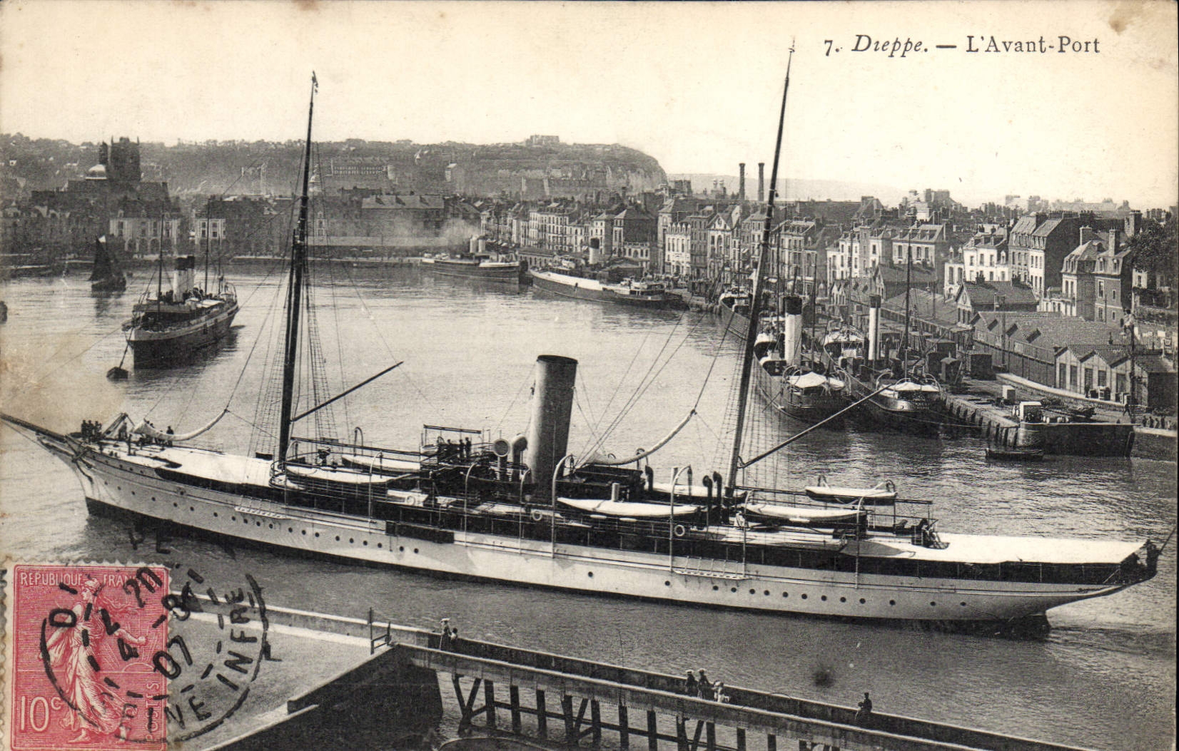 CPA Dieppe l'Avant Port 