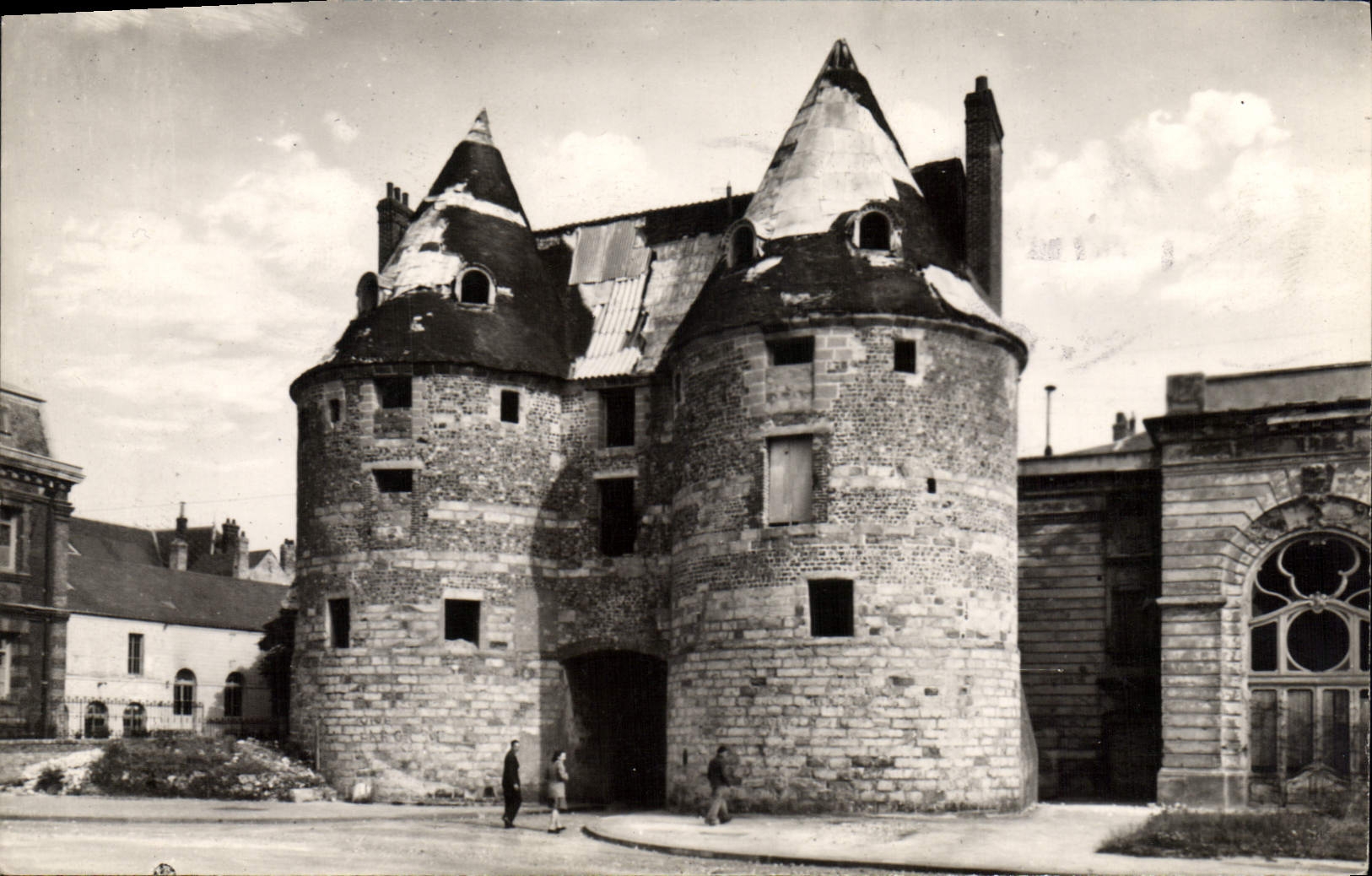 CPA Dieppe Les Tourelles 