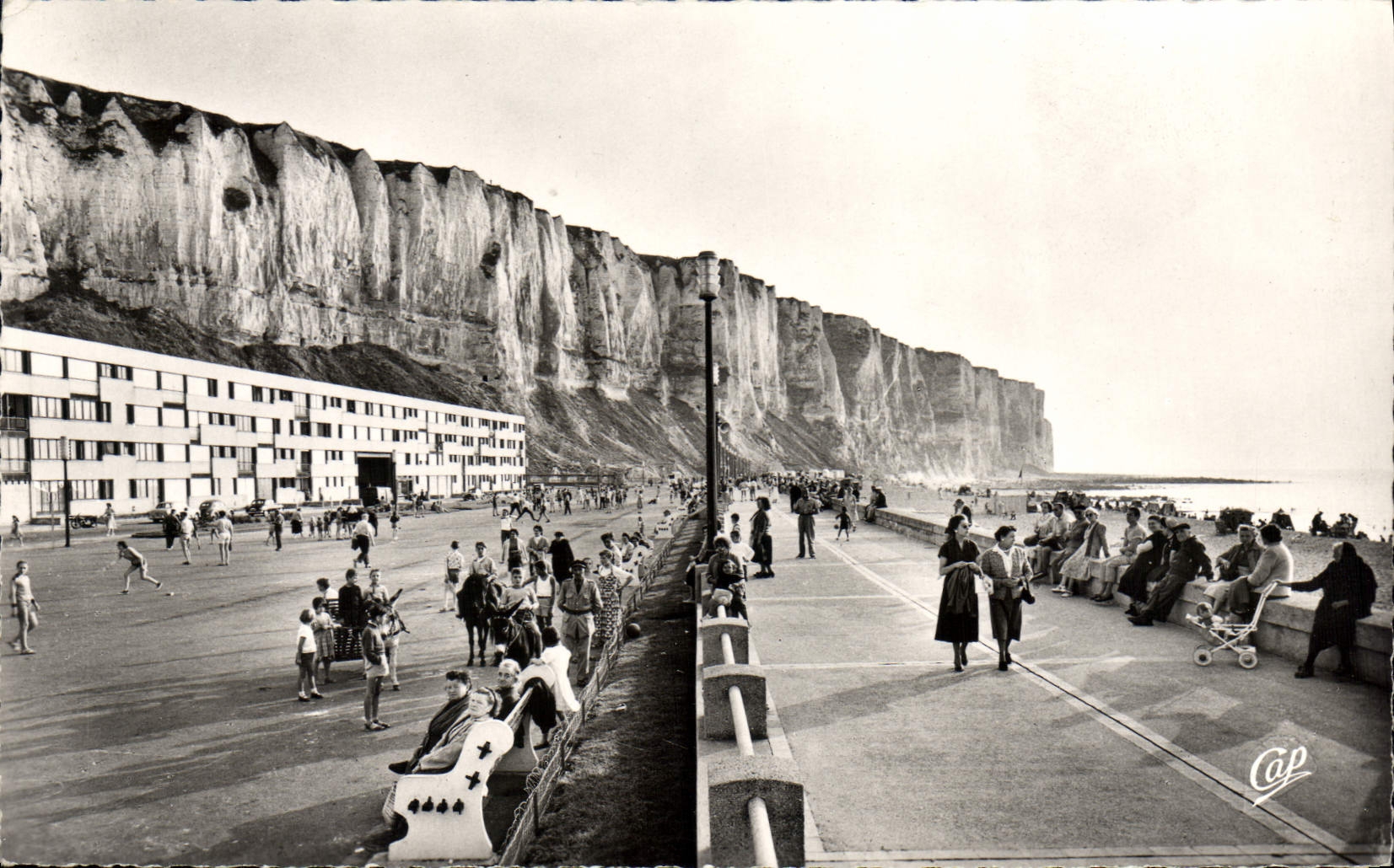 CPA Le Treport l'Esplanade 