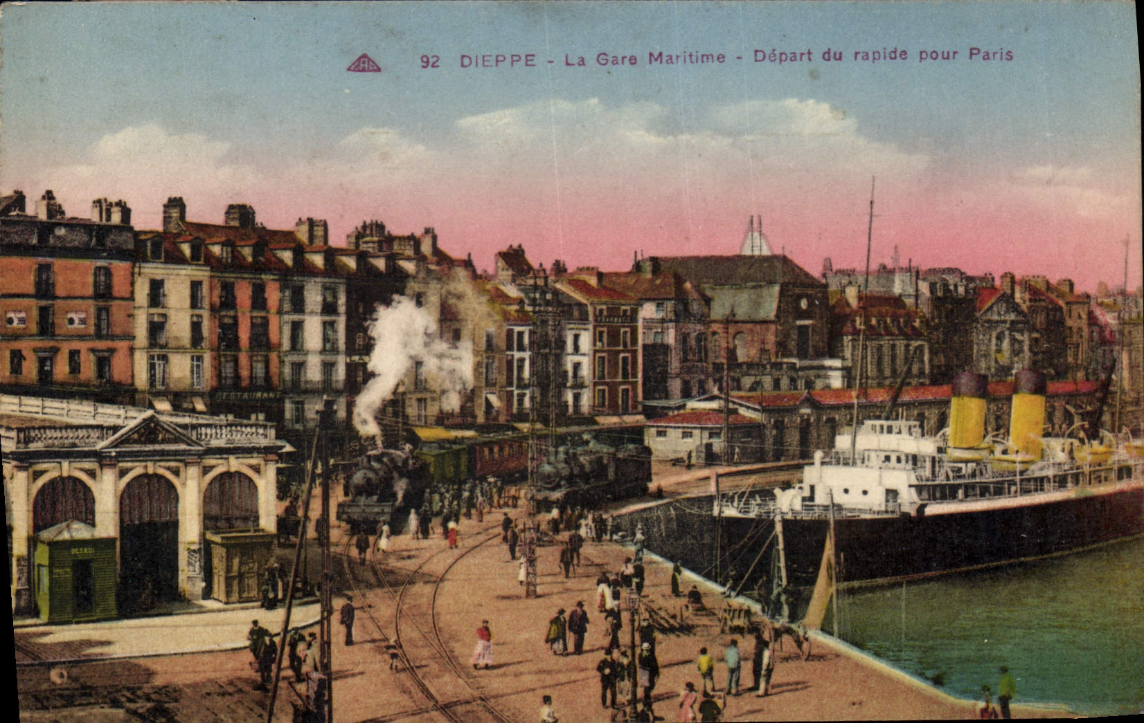 CPA Dieppe La Gare Maritime Depart du rapide pour Paris