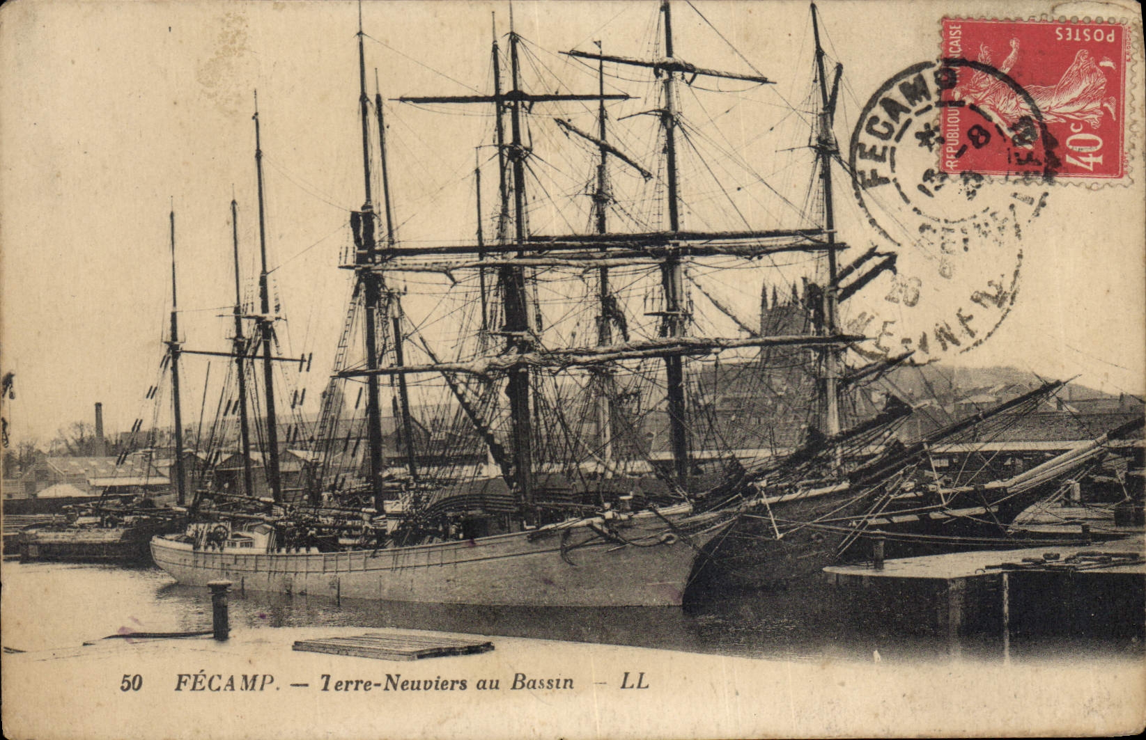CPA Fecamp Terre Neuviers au Bassin Terre neuve