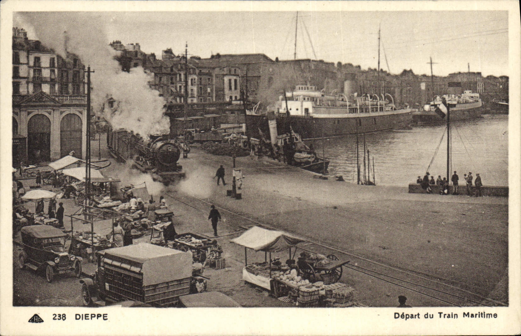 CPA Dieppe Depart du Train Maritime 