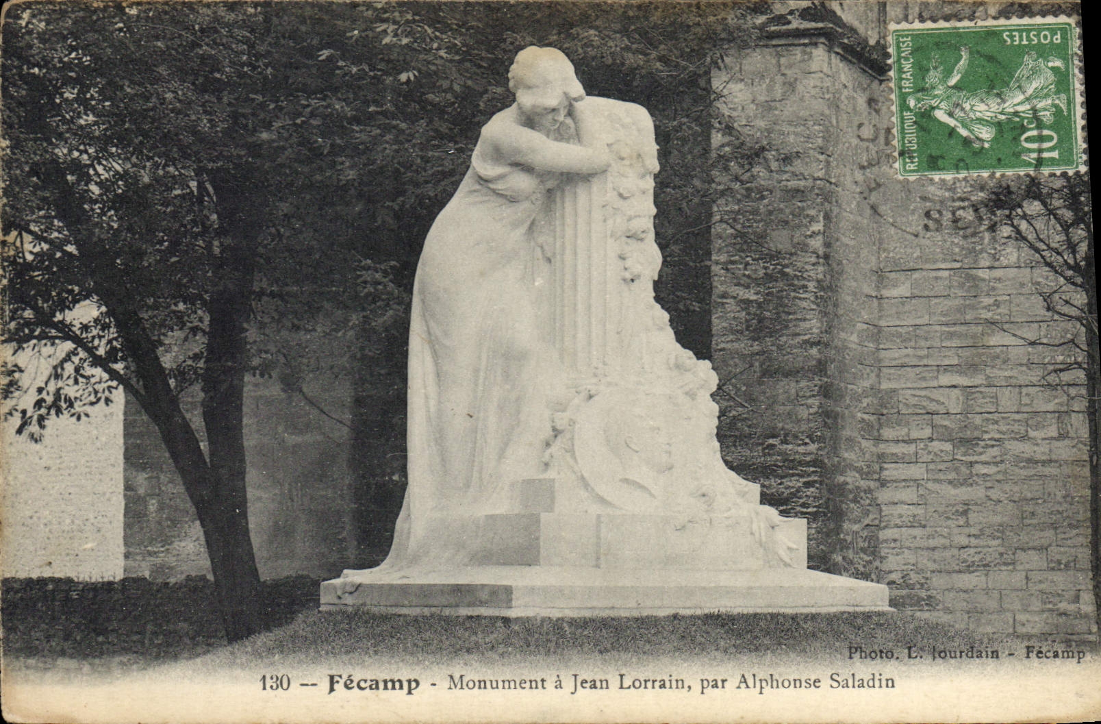 CPA Fecamp Monument à Jean Lorrain par Alphonse Saladin 