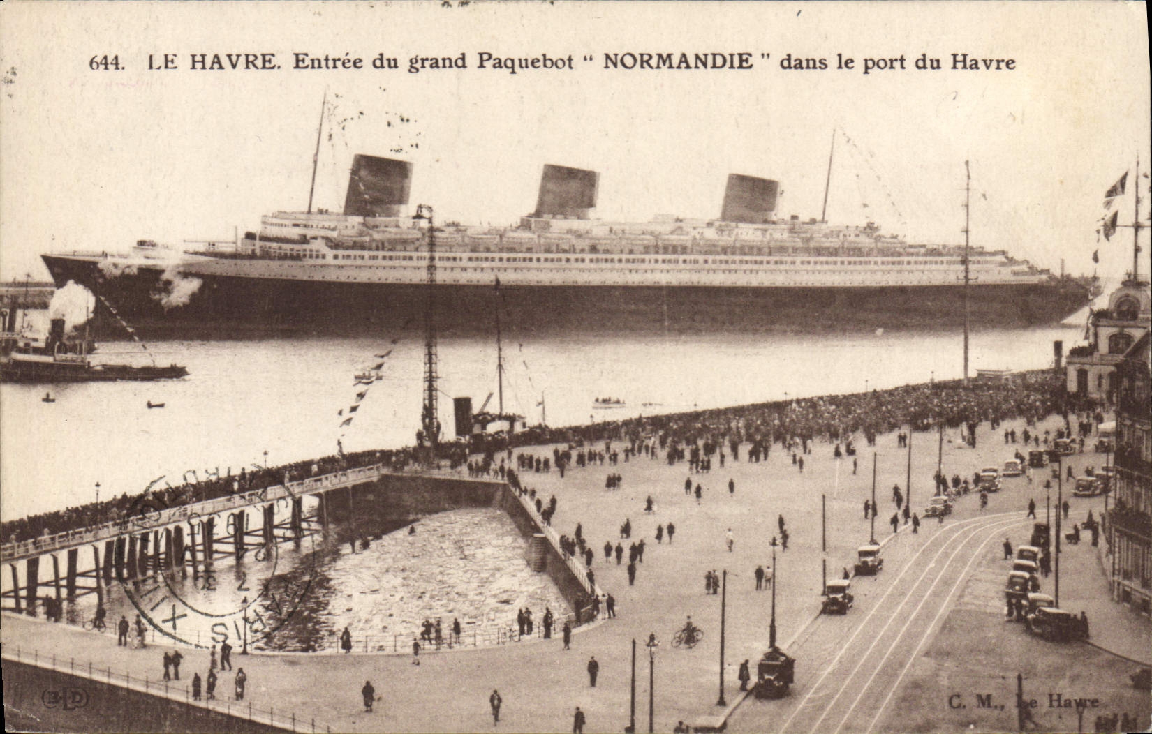 CPA Le Havre Entree du grand Paquebot Normandie dans le port Havre 