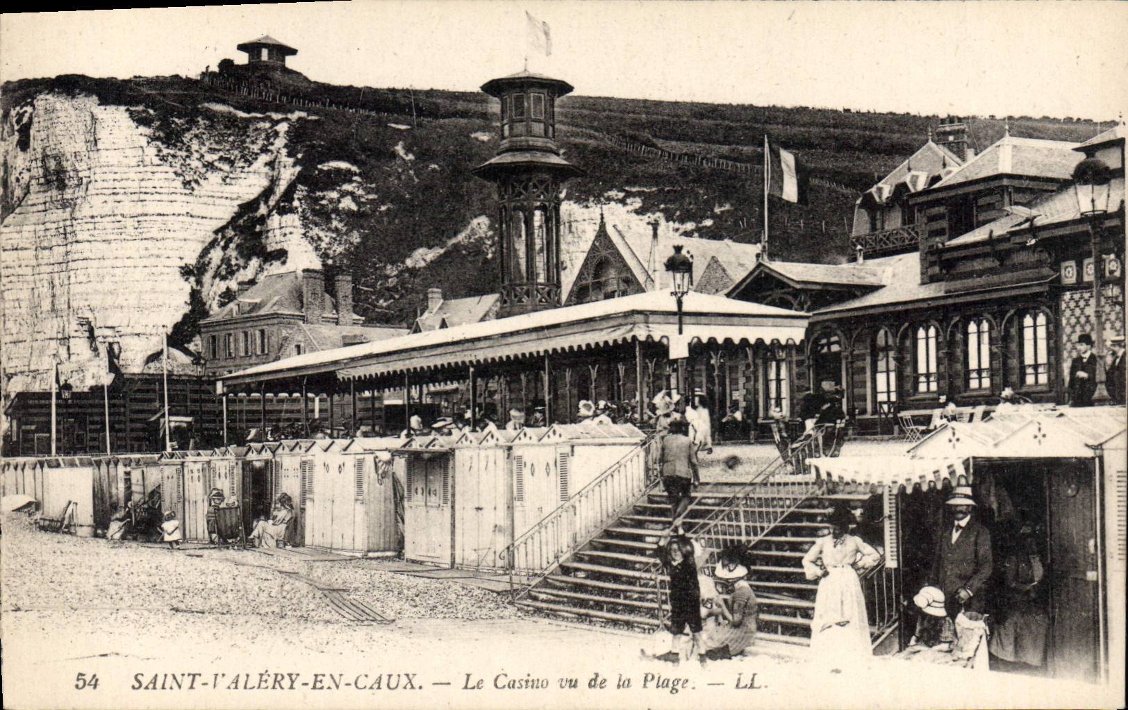 CPA Saint Valery en Caux Le Casino vu de la Plage 