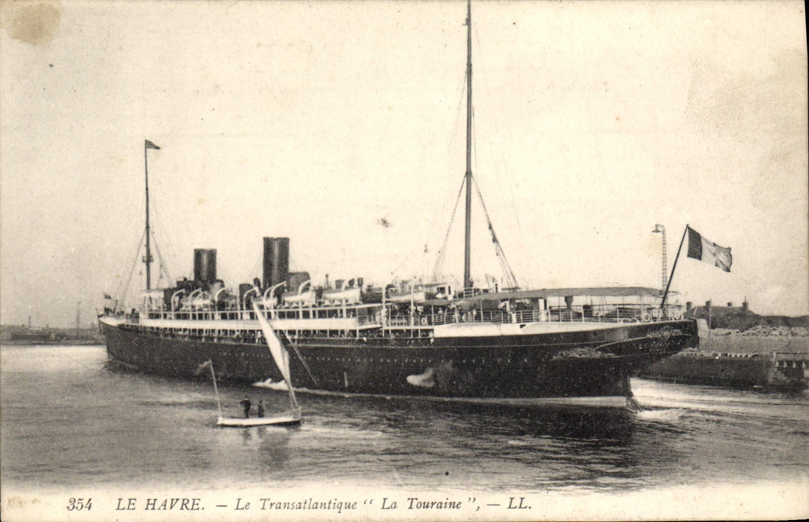 CPA Le Havre Le Transatlantique La Touraine 