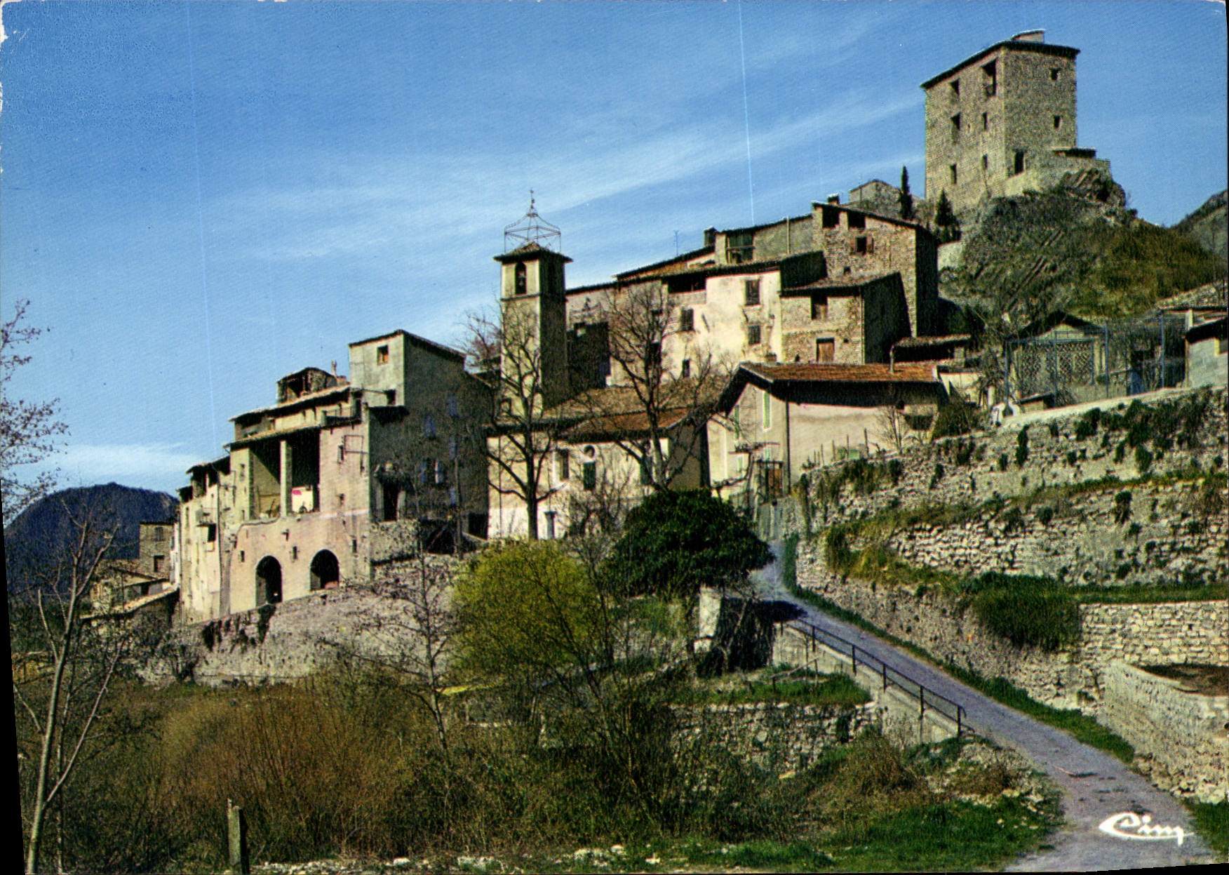 CPA Environs de Puget Theniers Alpes Mar Vue generale de Puget Rostang