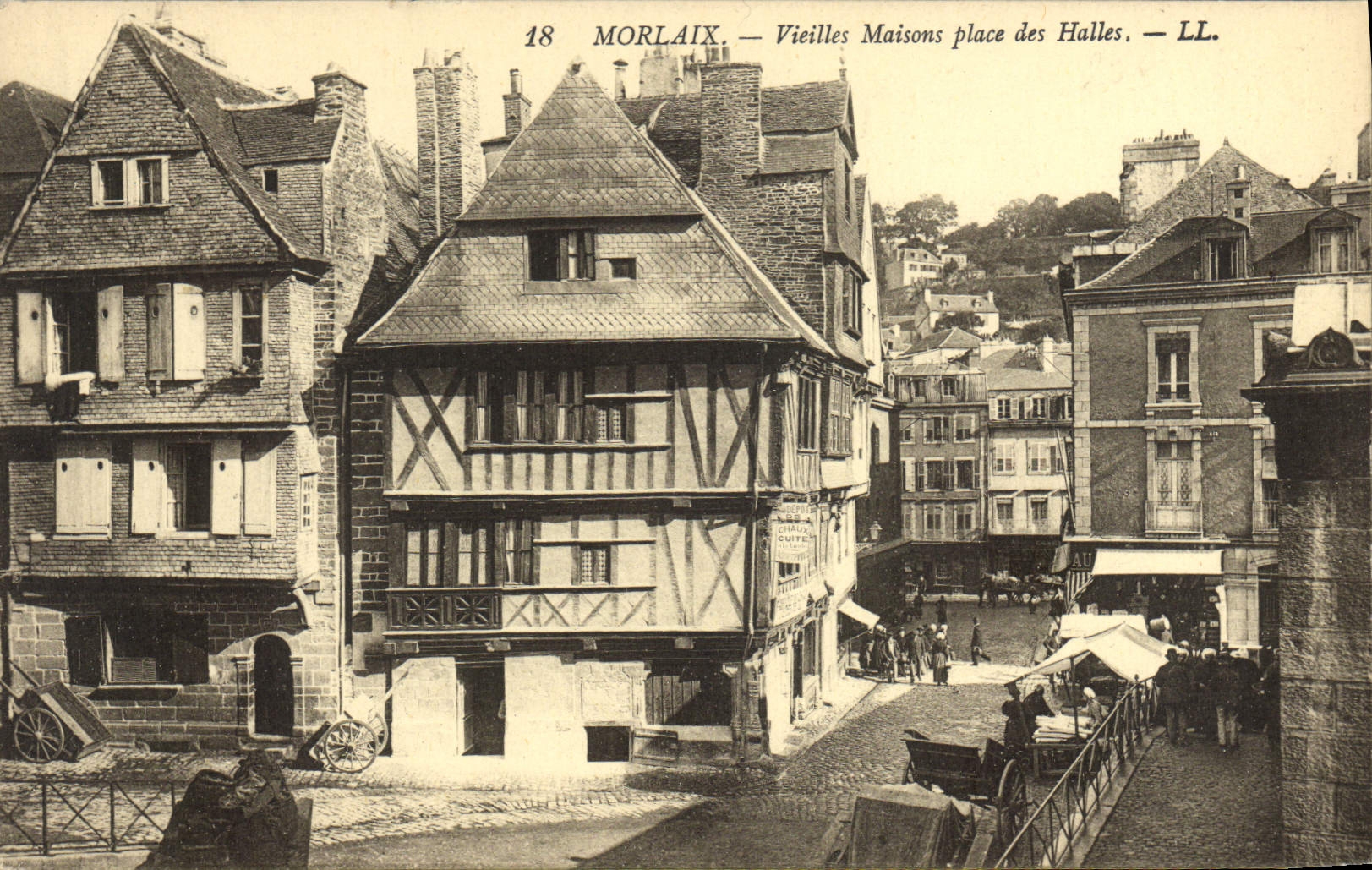 CPA Morlaix Vieilles Maisons place des Halles