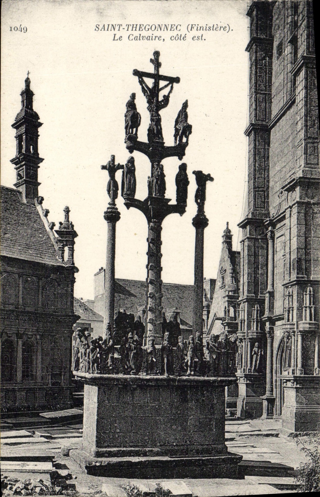 CPA St Thegonnec Finistere Le Calvaire cote est 