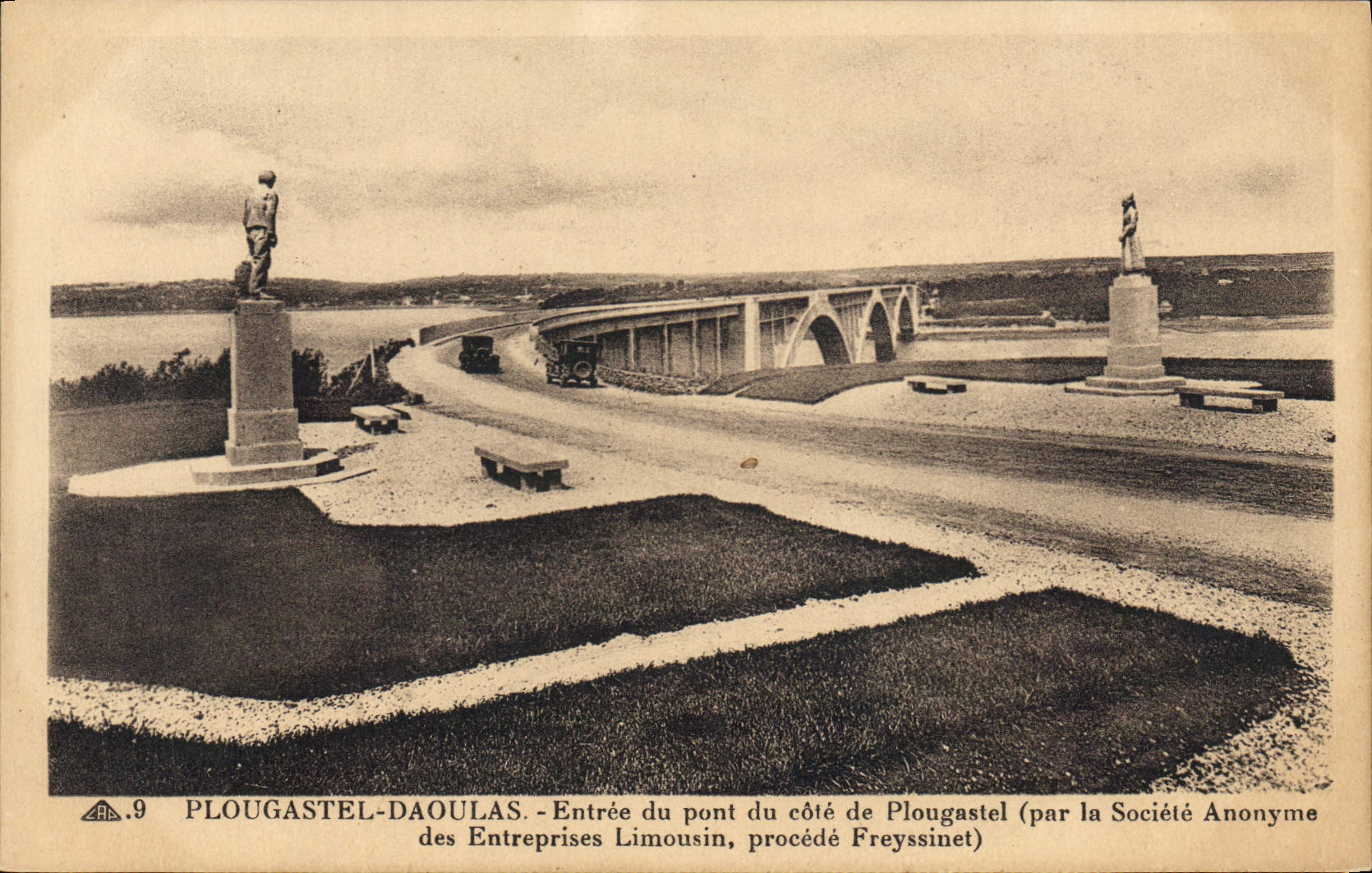 CPA Plougastel Daoulas Entree du Pont du cote de Plougastel 