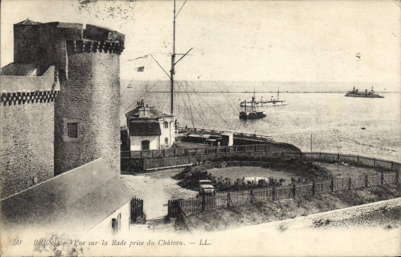 CPA Brest Vue sur la Rade prise du Chateau