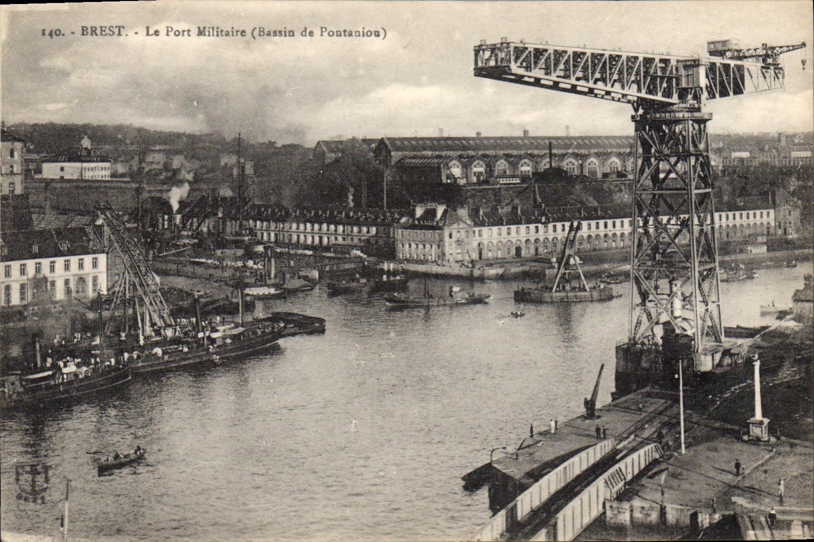 CPA Brest Le Port Militaire bassin de Pontaniou