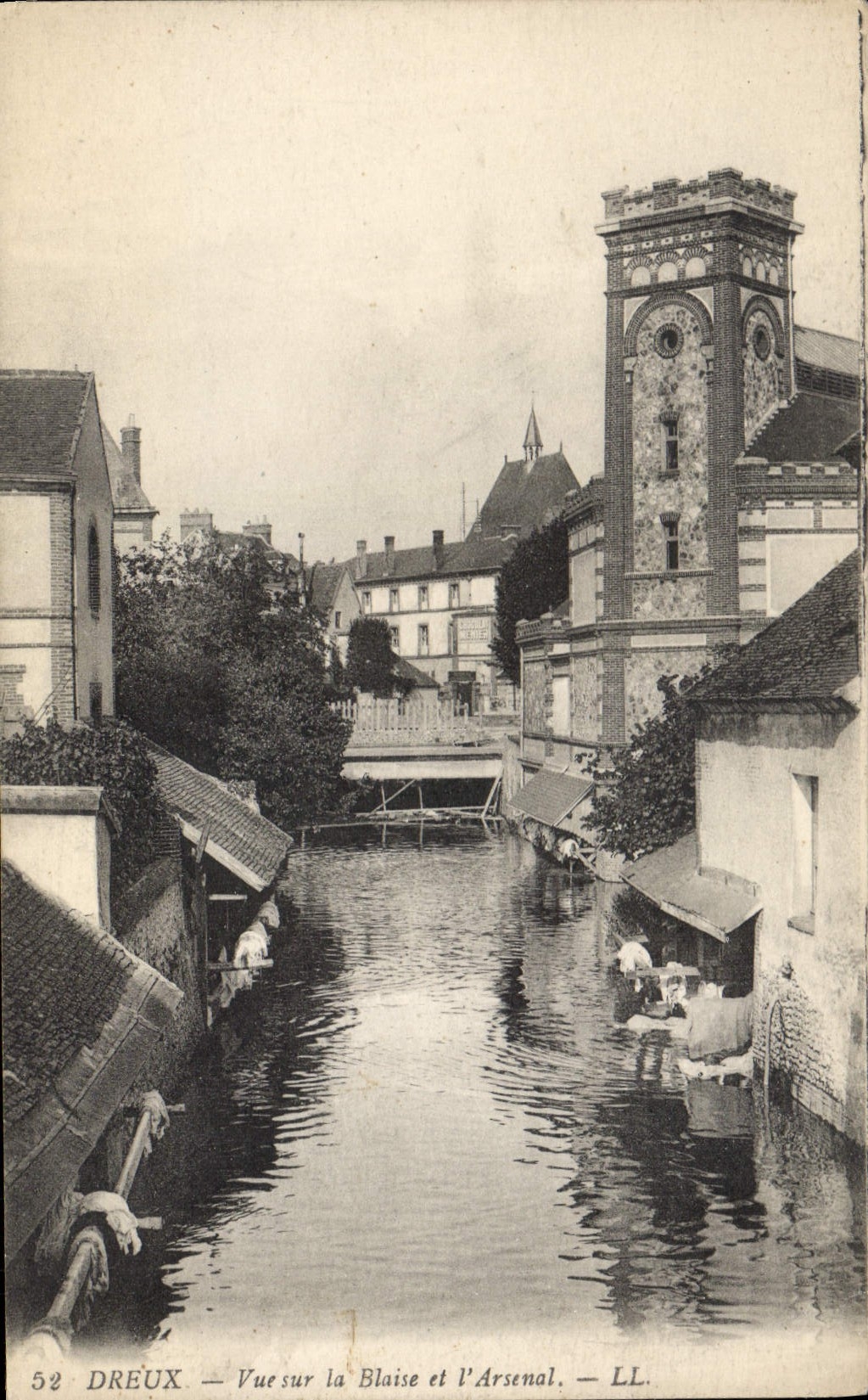 CPA Dreux vue sur la Blaise et l'Arsenal 