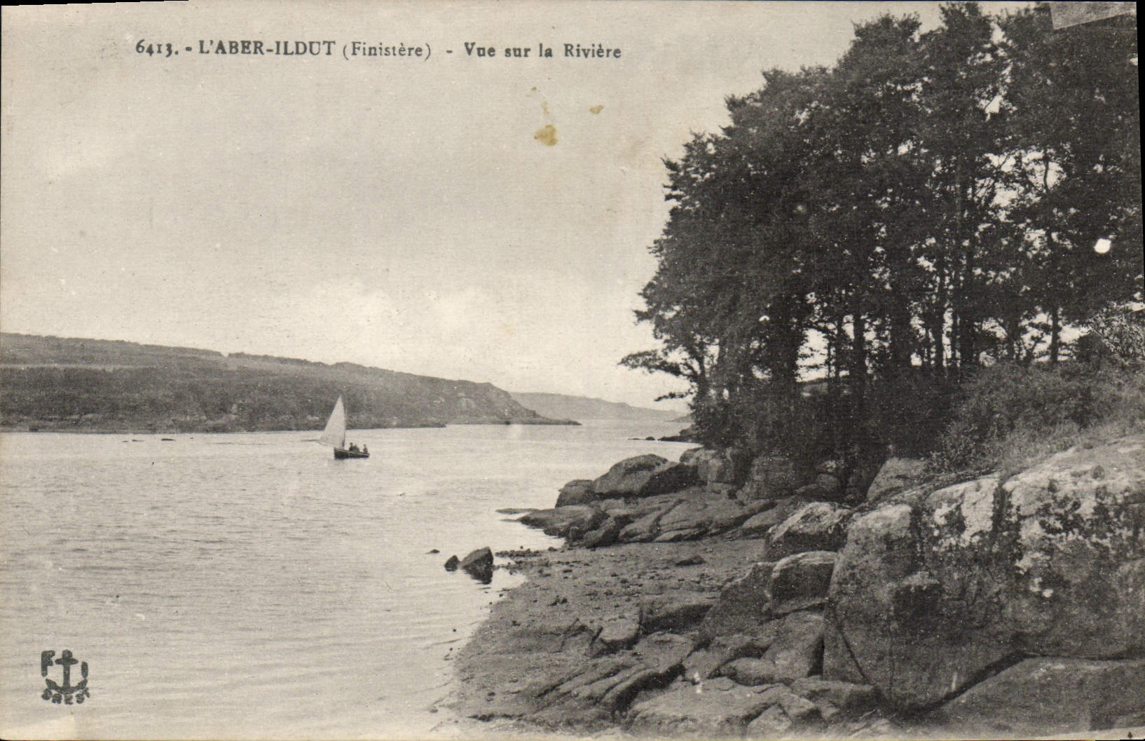 CPA L'Aber Ildut Finistere vue sur la Riviere