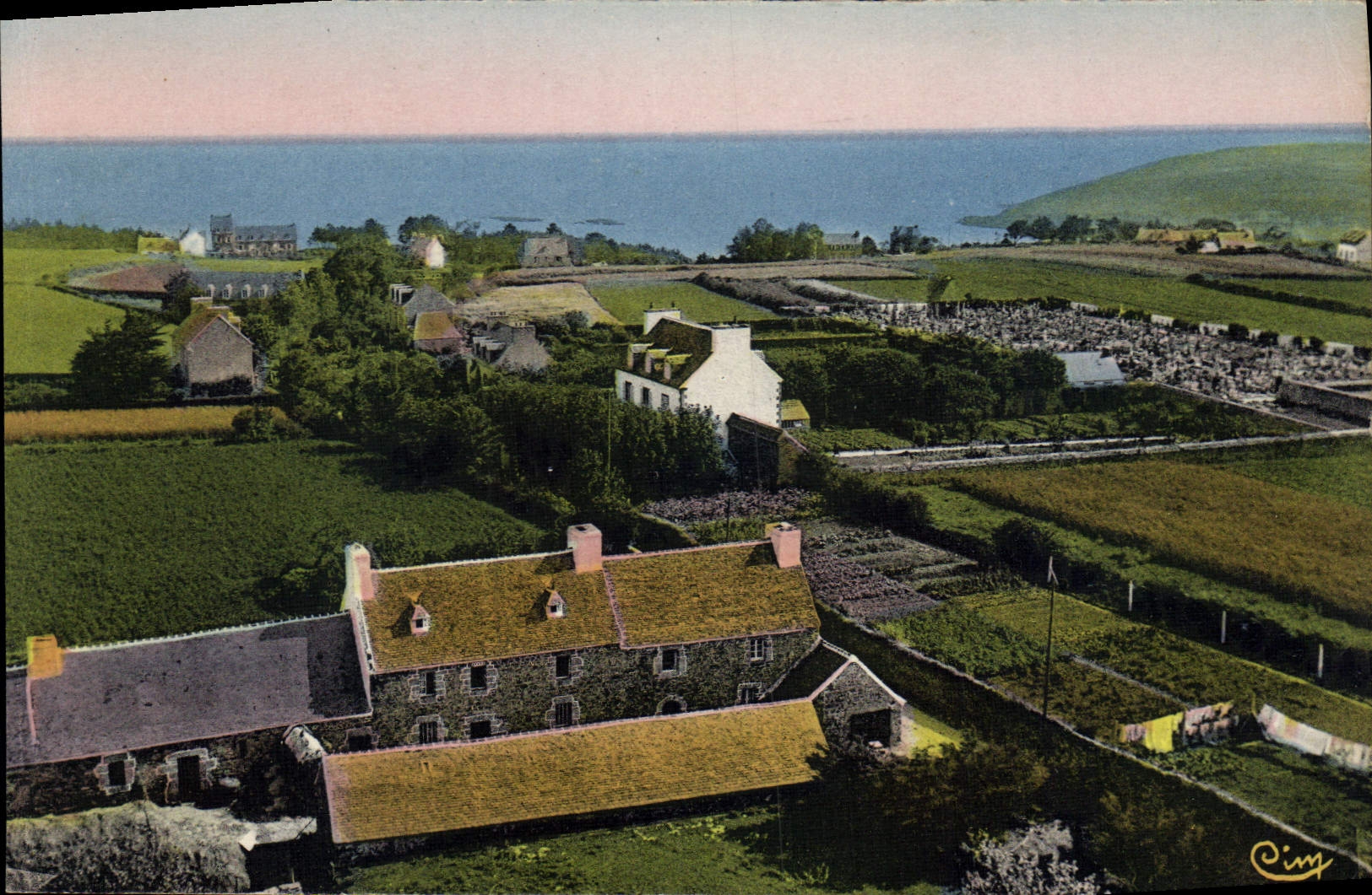 CPA Plougasnou Finistere vue generale et route de la plage 