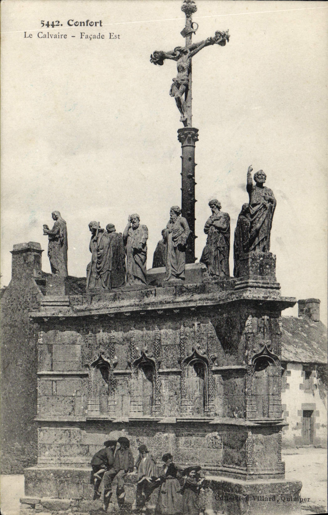 CPA Confort le Calvaire Facade Est