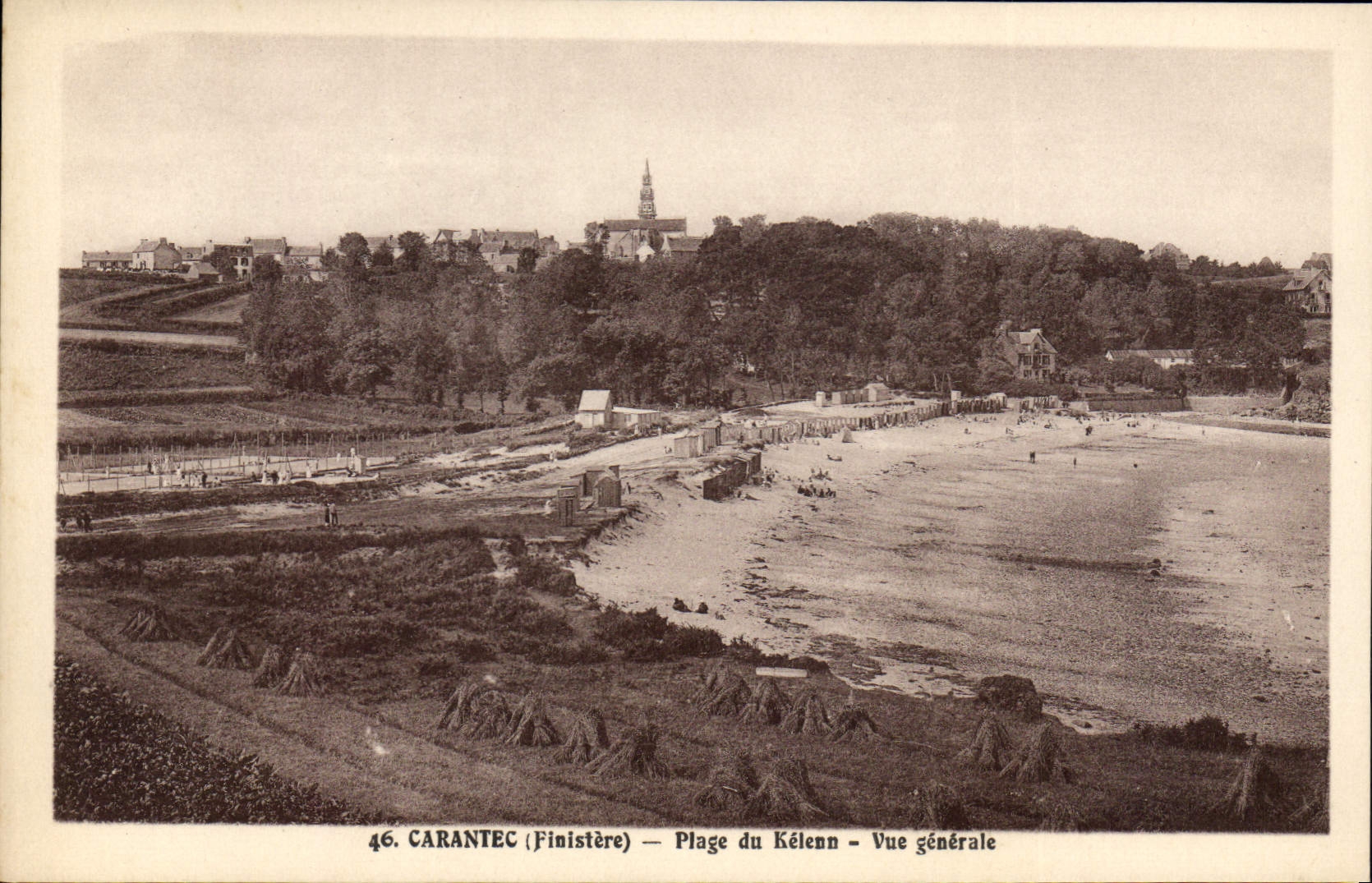 CPA Carantec Finistere plage du Kelenn vue generale