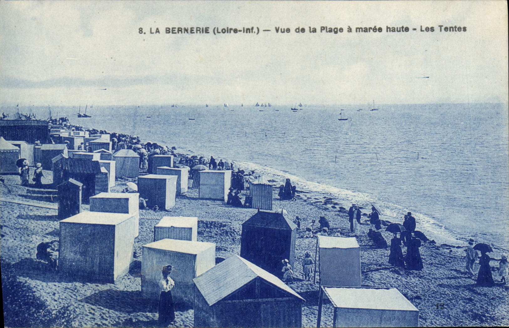 CPA La Bernerie L Inf Vue de la Plage à maree haute Les Tentes
