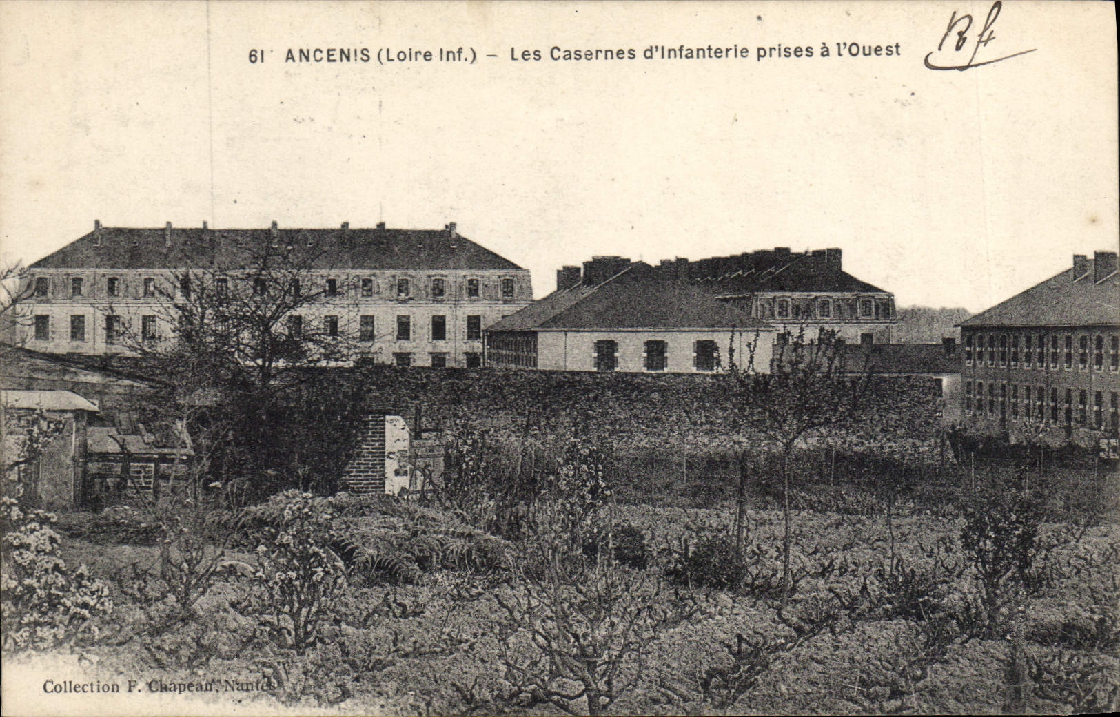 CPA Ancenis L Inf Les Casernes d'infanterie prises à l'Ouest