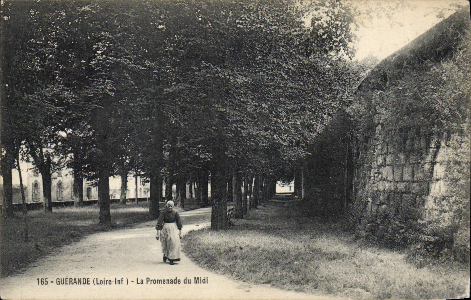 CPA Guerande L Inf La Promenade du Midi