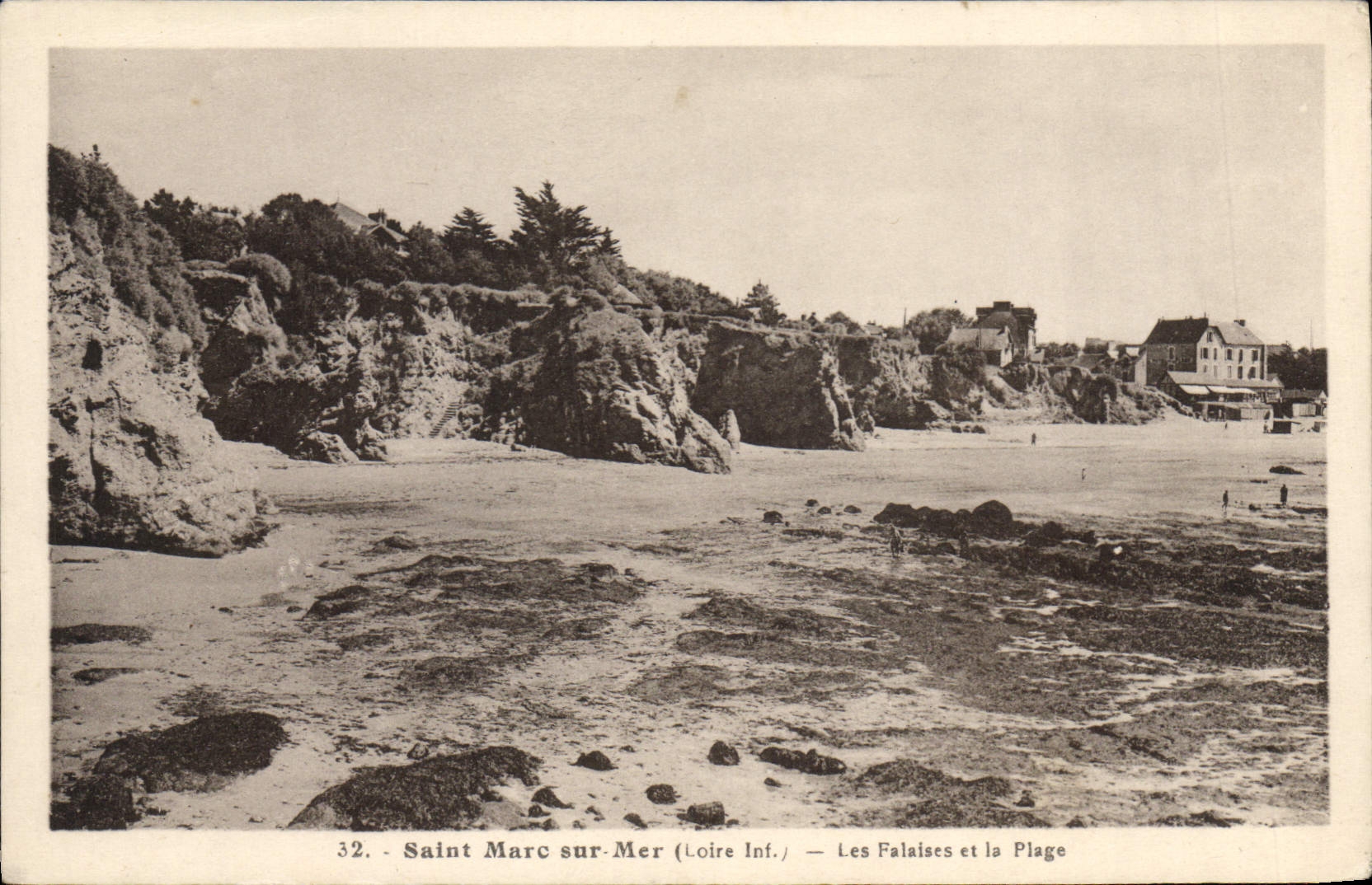 CPA St Marc sur Mer L Inf Les Falaises et la Plage