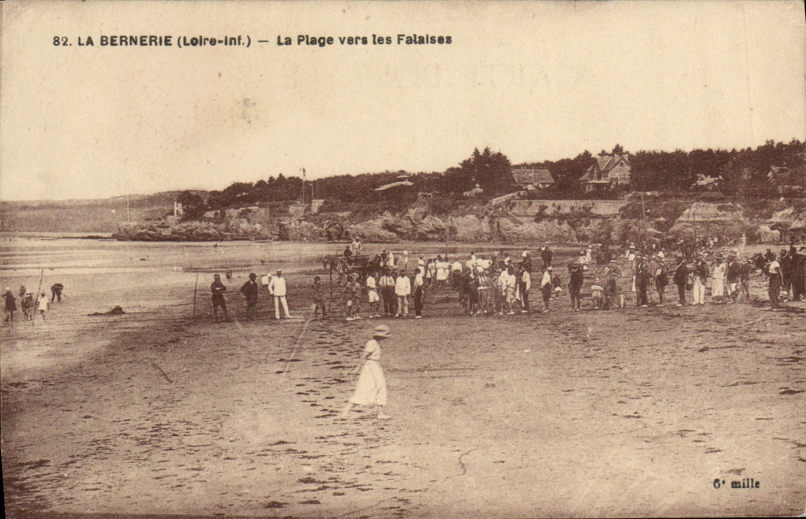 CPA La Bernerie L Inf La Plage vers les Falaises