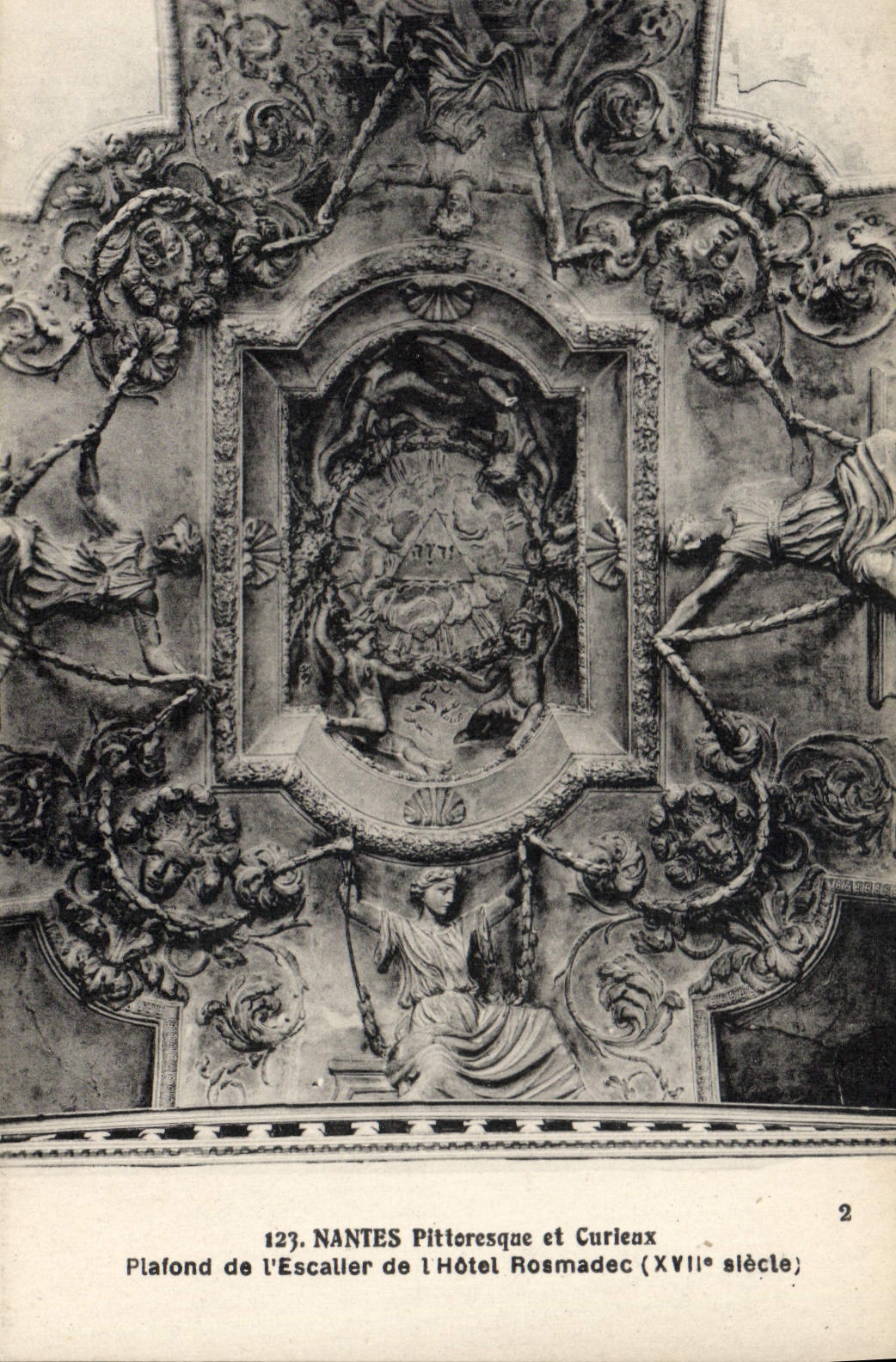 CPA Nantes Pittoresque et Curieux plafond de l'escalier de l'hotel Rosmadec