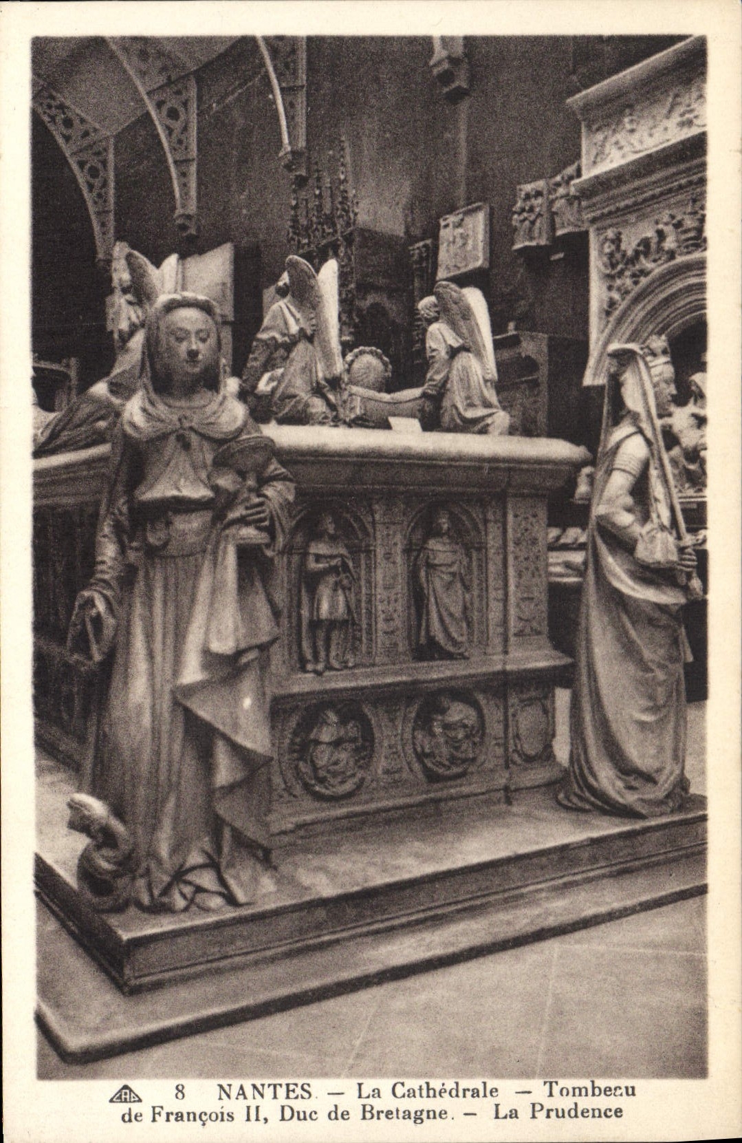 CPA Nantes Interieur de la Cathedrale Tombeau de Francois II Duc de Bretagne La Prudence 