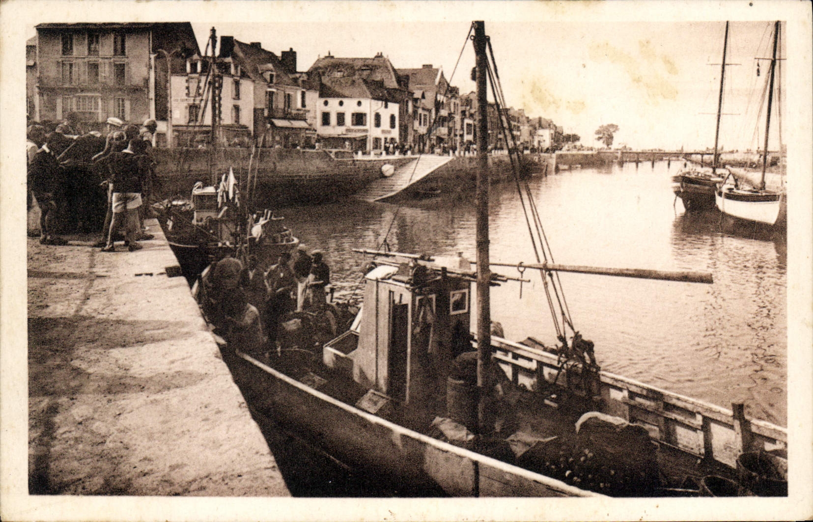 CPA Le Croisic Le Port 