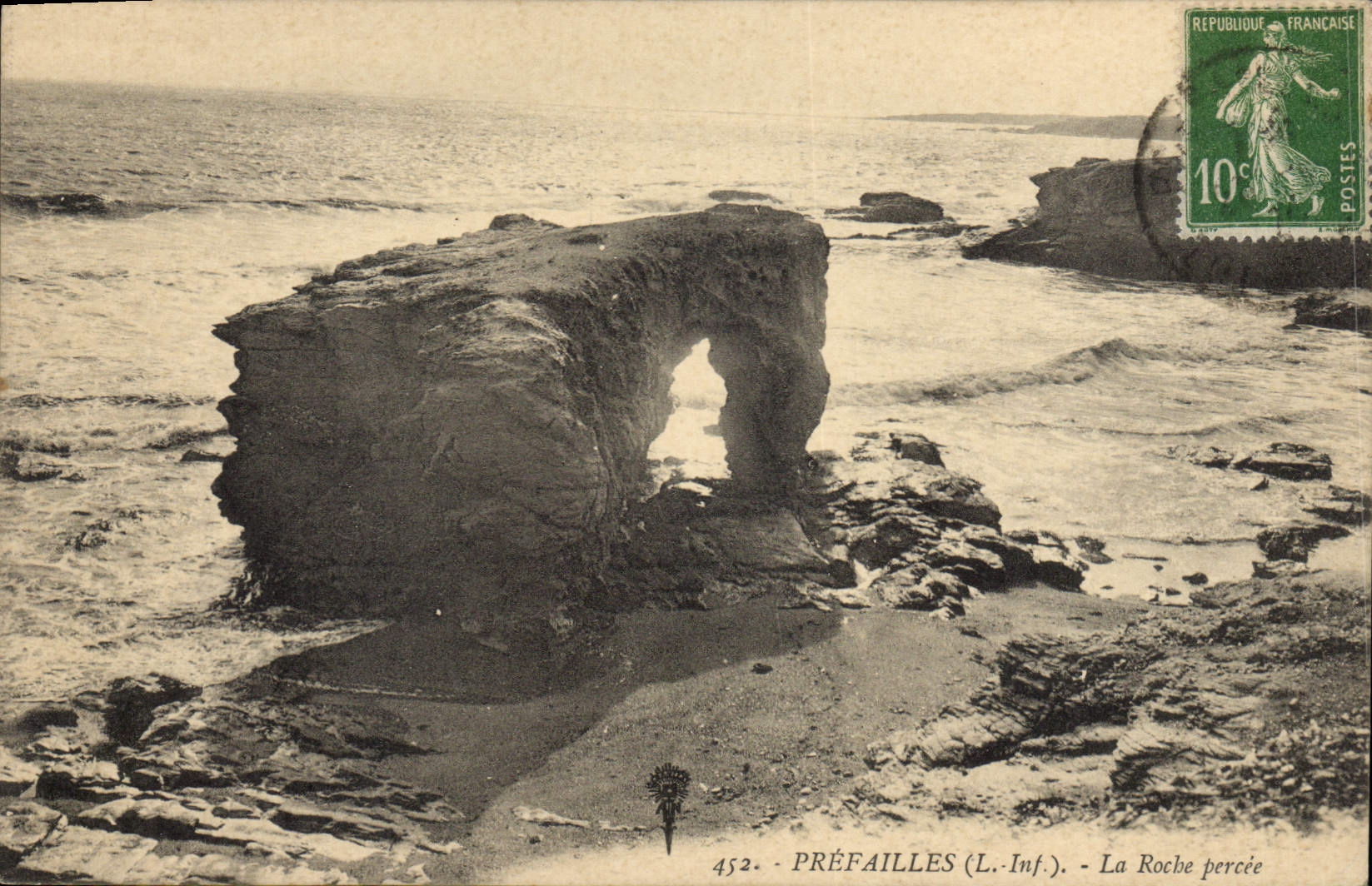 CPA Prefailles L Inf La Roche Percée