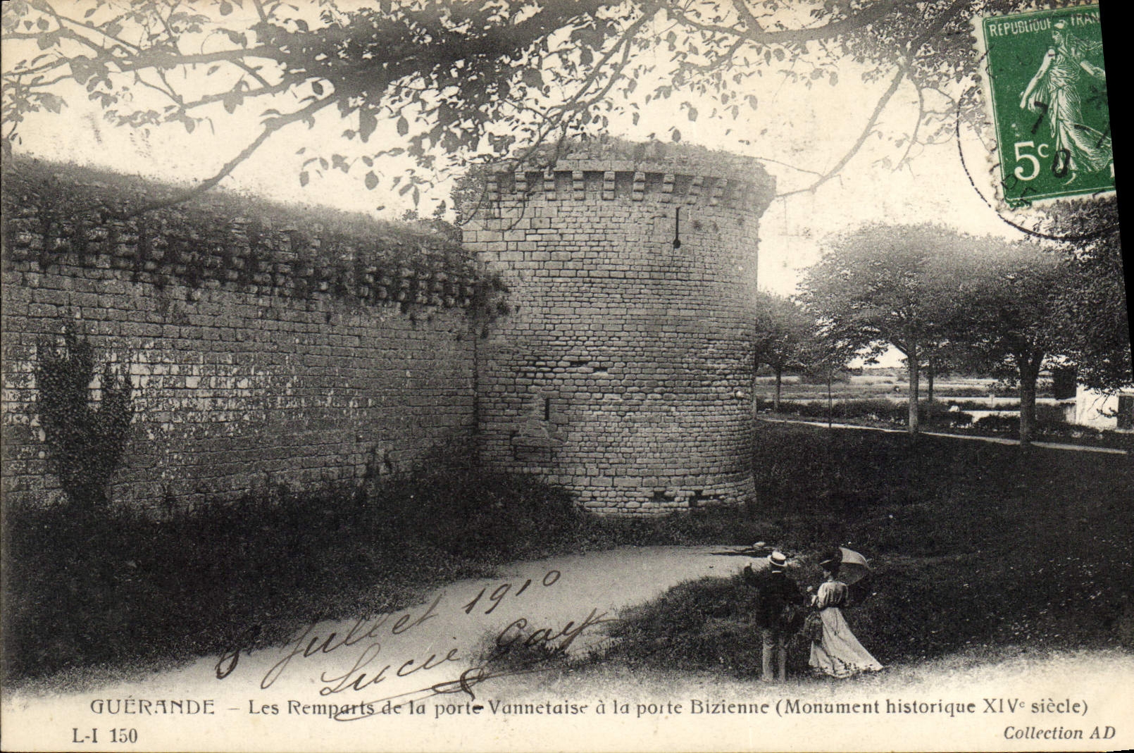CPA Guerande Les Remparts de la porte Vannetaise à la porte Bizienne Monument historique XIV