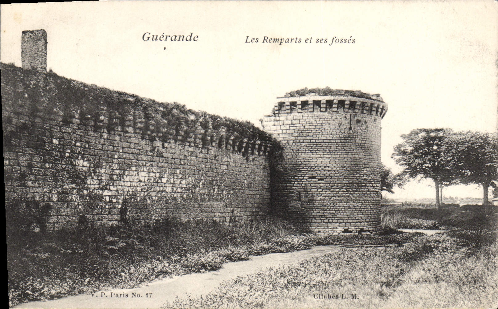 CPA Guerande Les Remparts et ses fossés