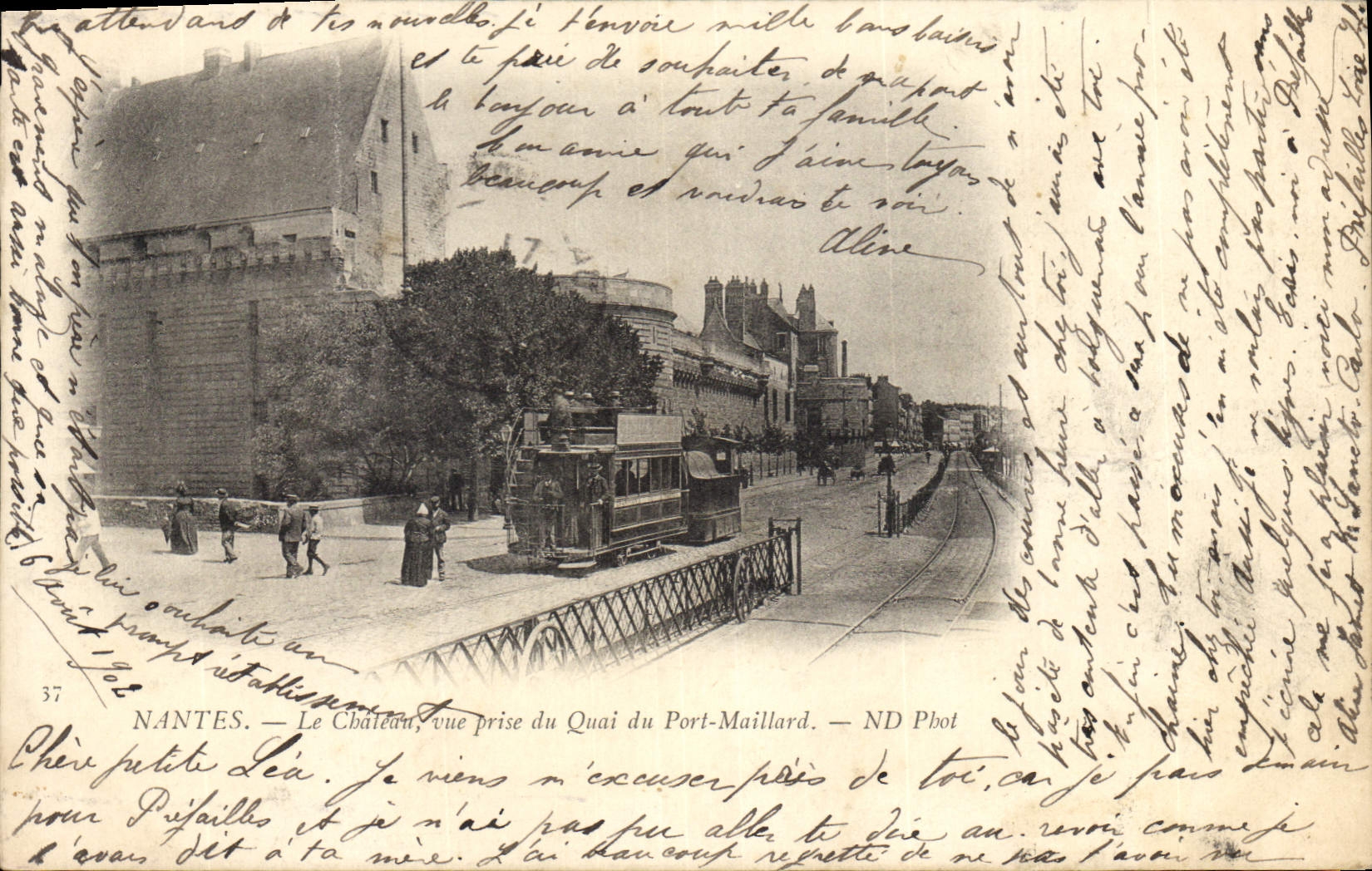 CPA Nantes Le Chateau vue prise du Quai du Port Maillard 